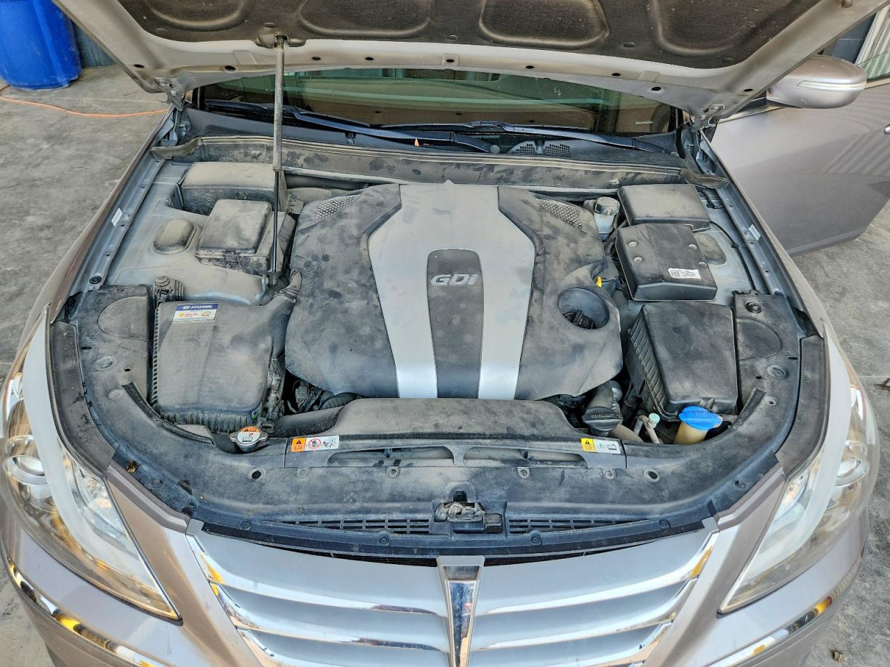 2013 Hyundai Genesis 3.8l Серый vin: KMHGC4DD7DU223883