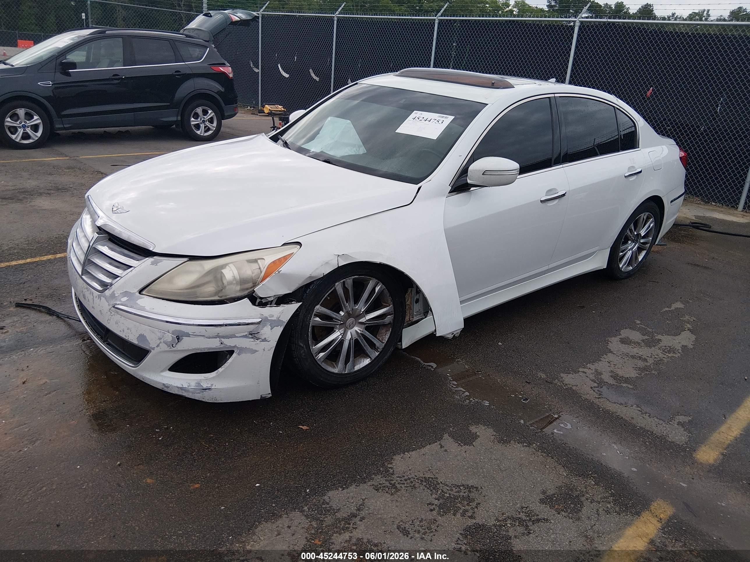 2013 Hyundai Genesis 3.8 White vin: KMHGC4DD7DU224483
