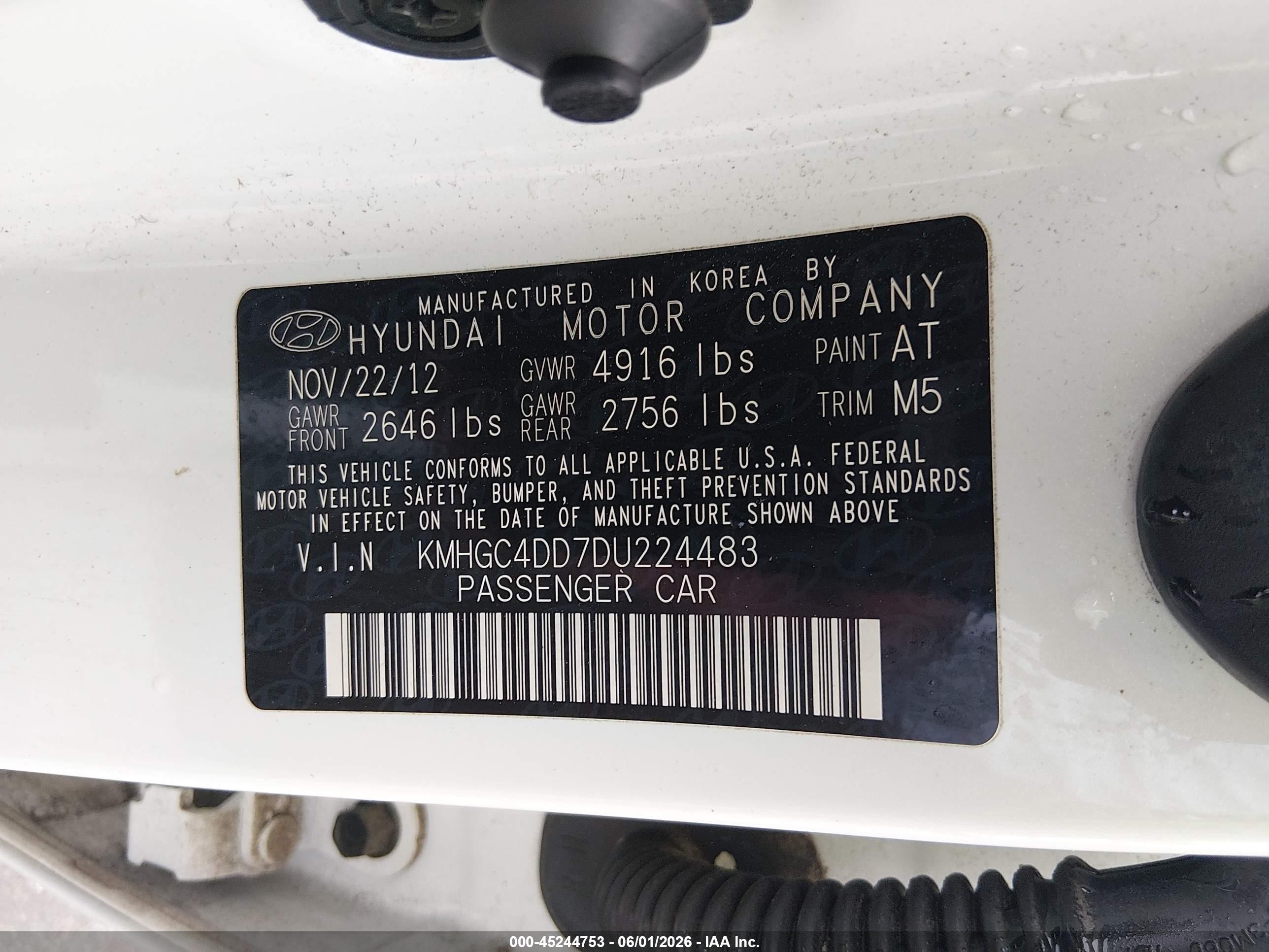2013 Hyundai Genesis 3.8 White vin: KMHGC4DD7DU224483