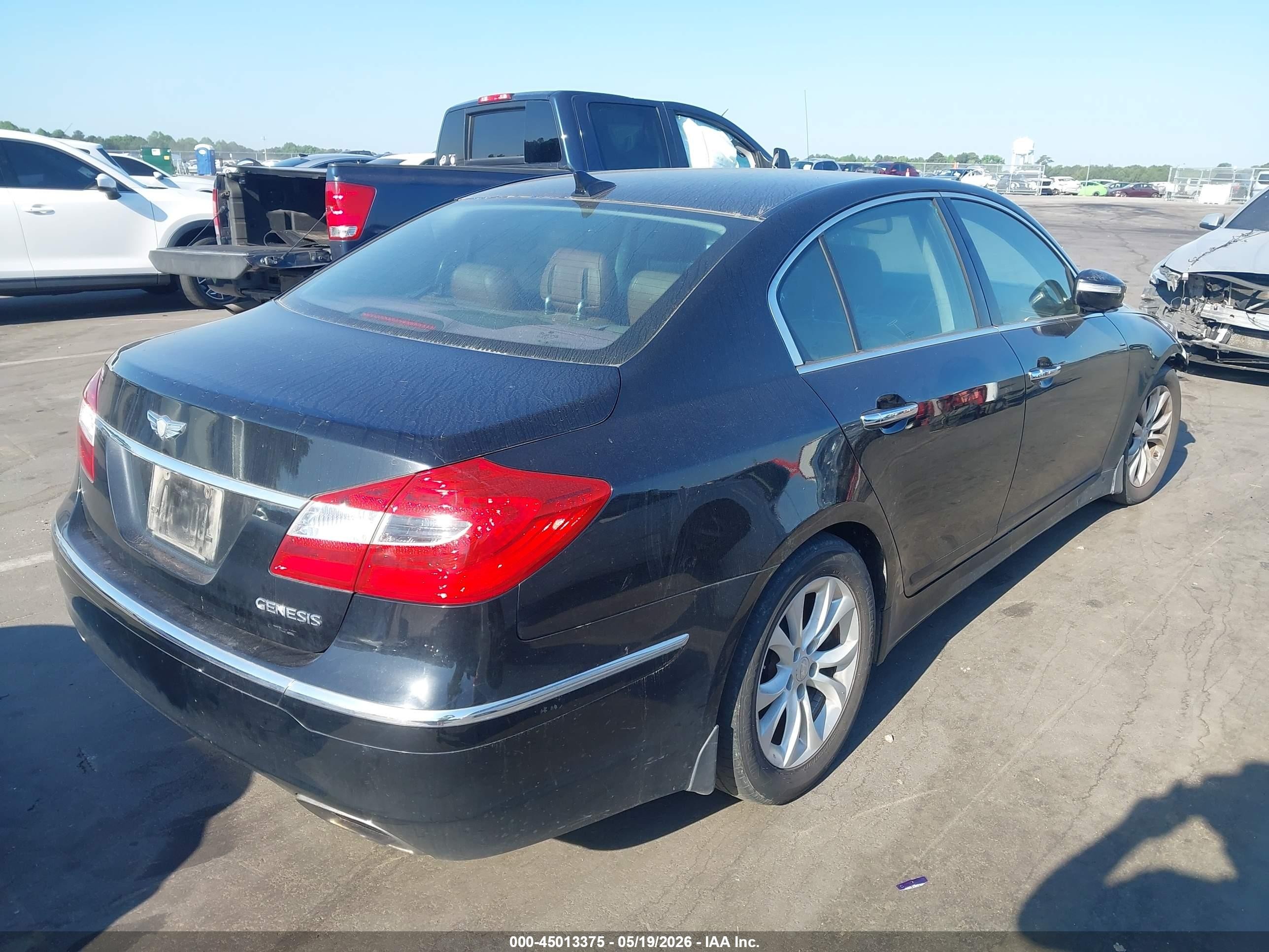 2013 Hyundai Genesis 3.8 Black vin: KMHGC4DD7DU228274