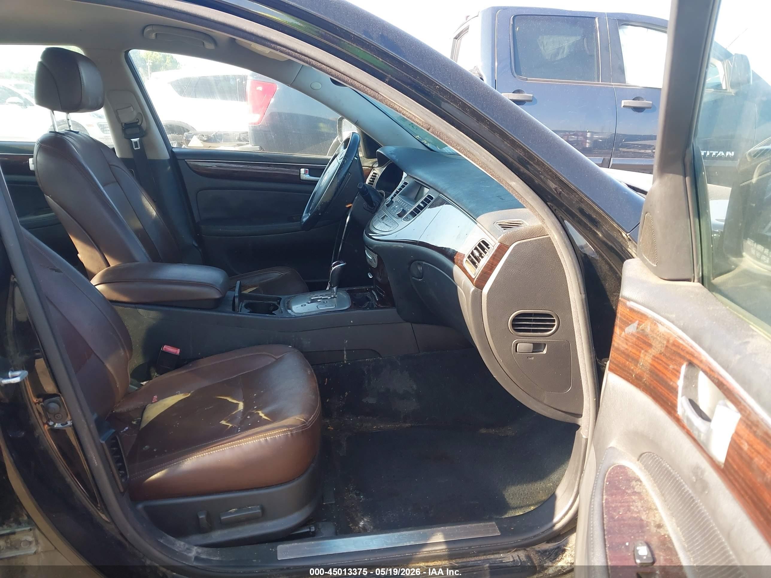 2013 Hyundai Genesis 3.8 Black vin: KMHGC4DD7DU228274