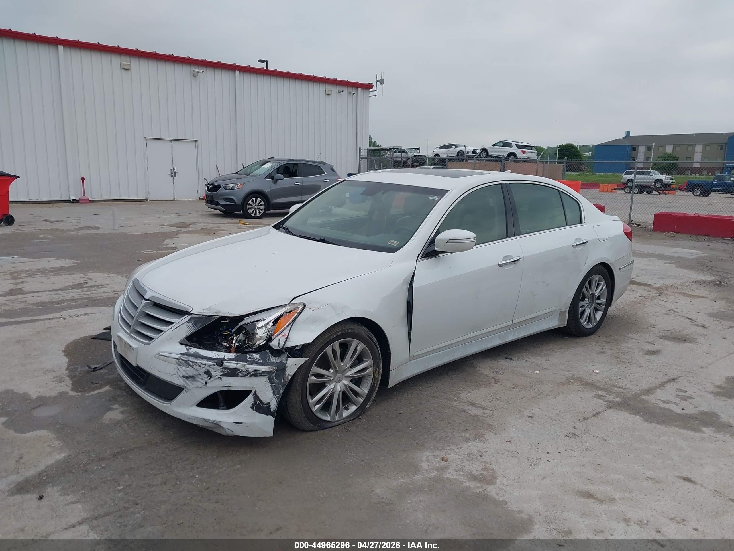 2013 Hyundai Genesis 3.8 White vin: KMHGC4DD7DU233782