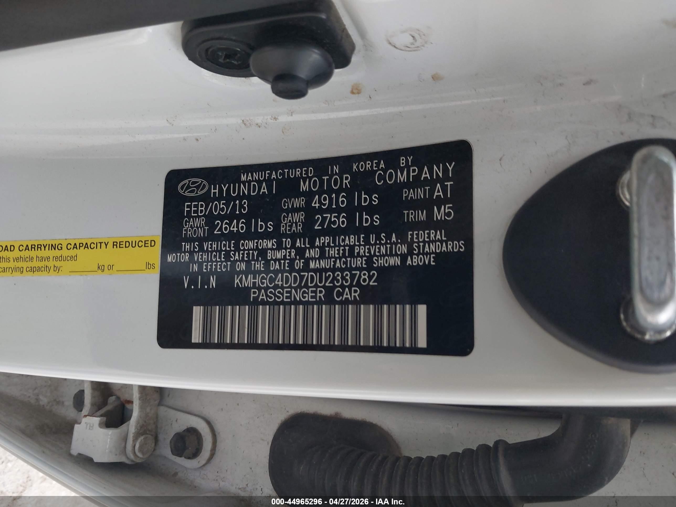 2013 Hyundai Genesis 3.8 White vin: KMHGC4DD7DU233782