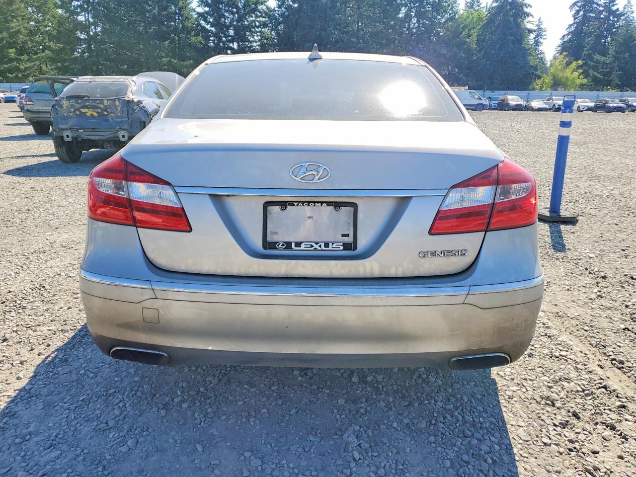 2013 Hyundai Genesis 3.8l Silver vin: KMHGC4DD7DU235354