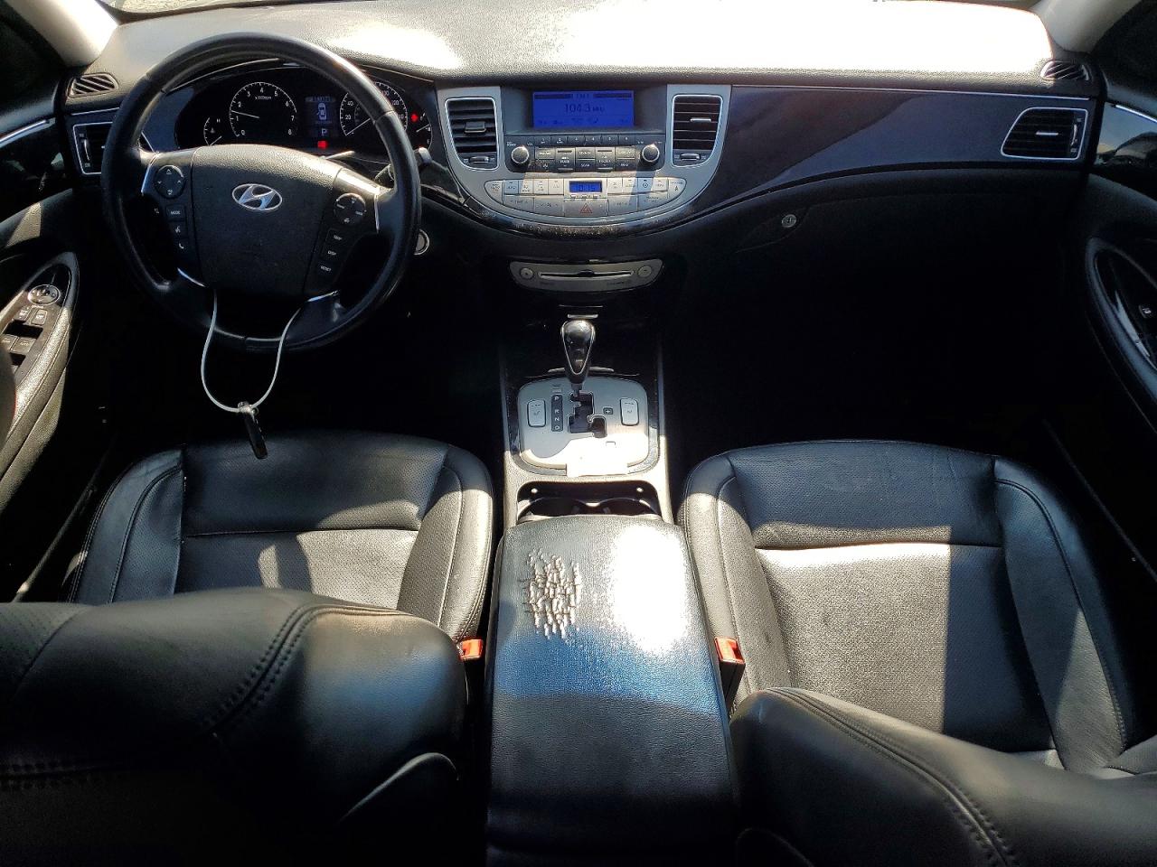 2013 Hyundai Genesis 3.8l Silver vin: KMHGC4DD7DU235354