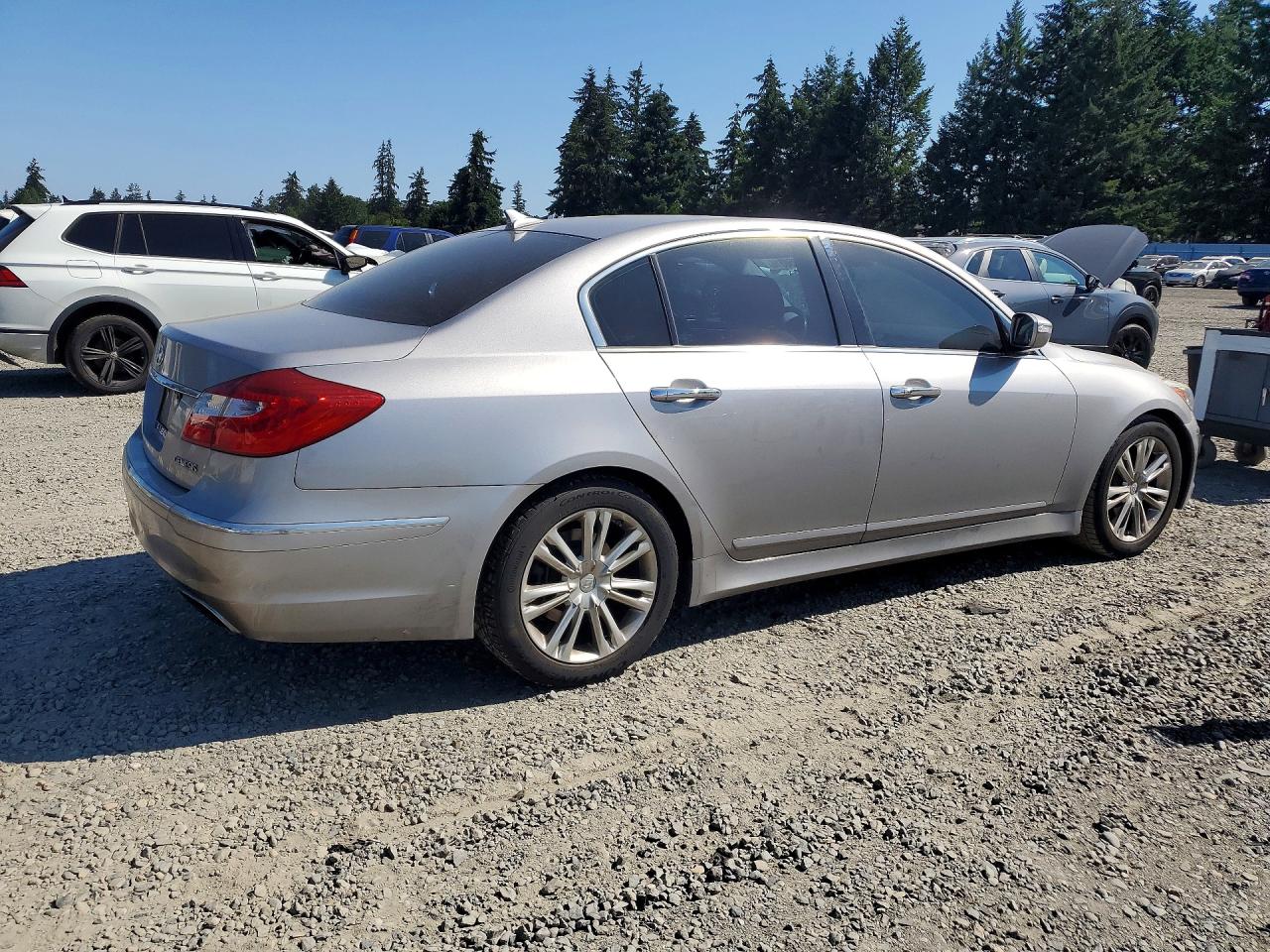 2013 Hyundai Genesis 3.8l Silver vin: KMHGC4DD7DU235354