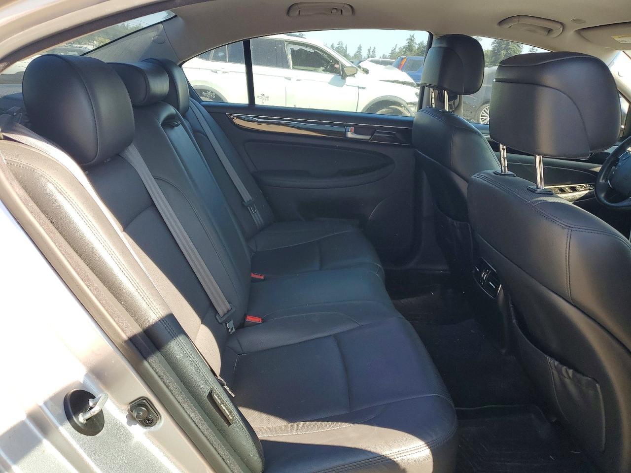 2013 Hyundai Genesis 3.8l Silver vin: KMHGC4DD7DU235354