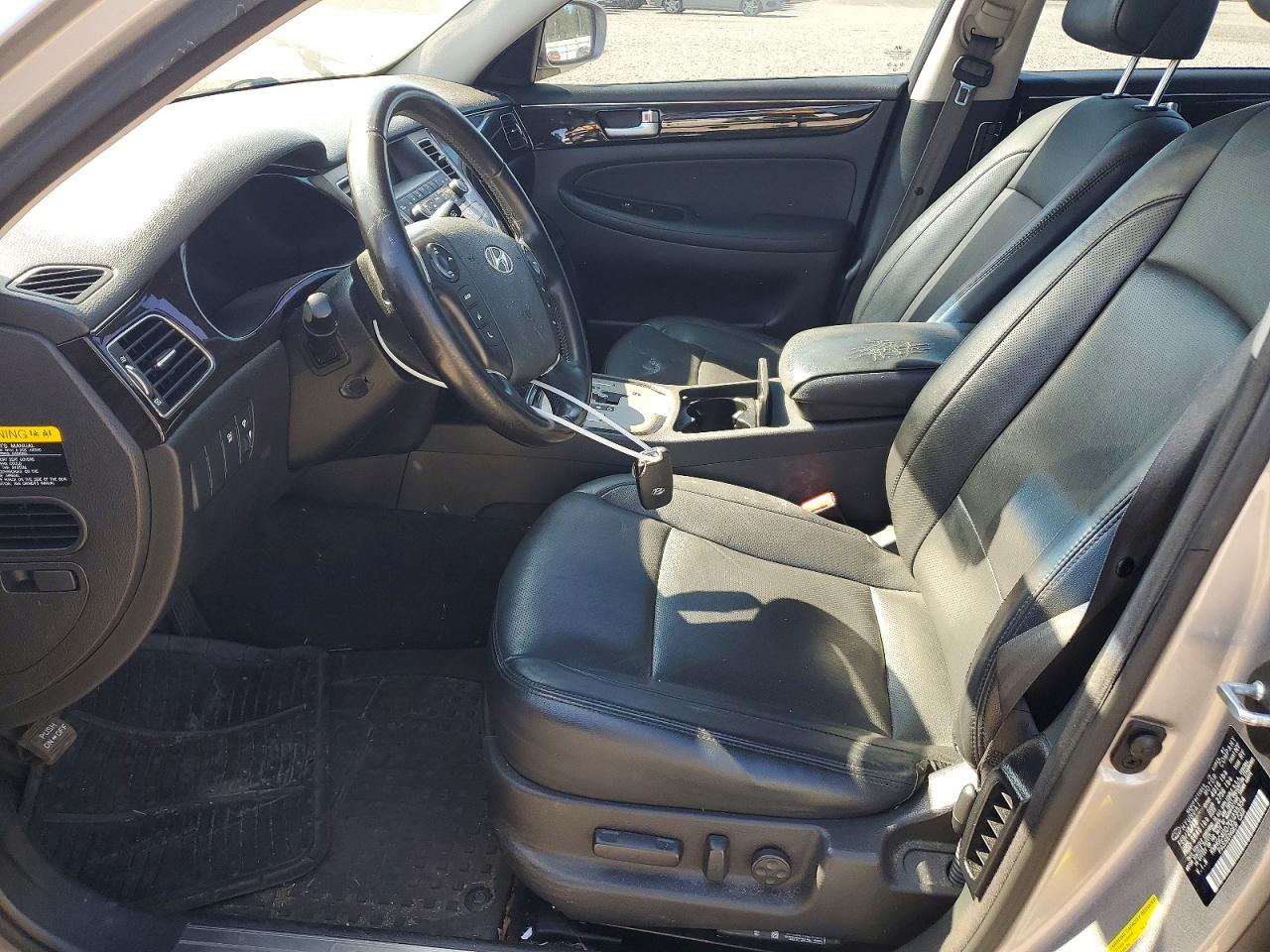 2013 Hyundai Genesis 3.8l Silver vin: KMHGC4DD7DU235354