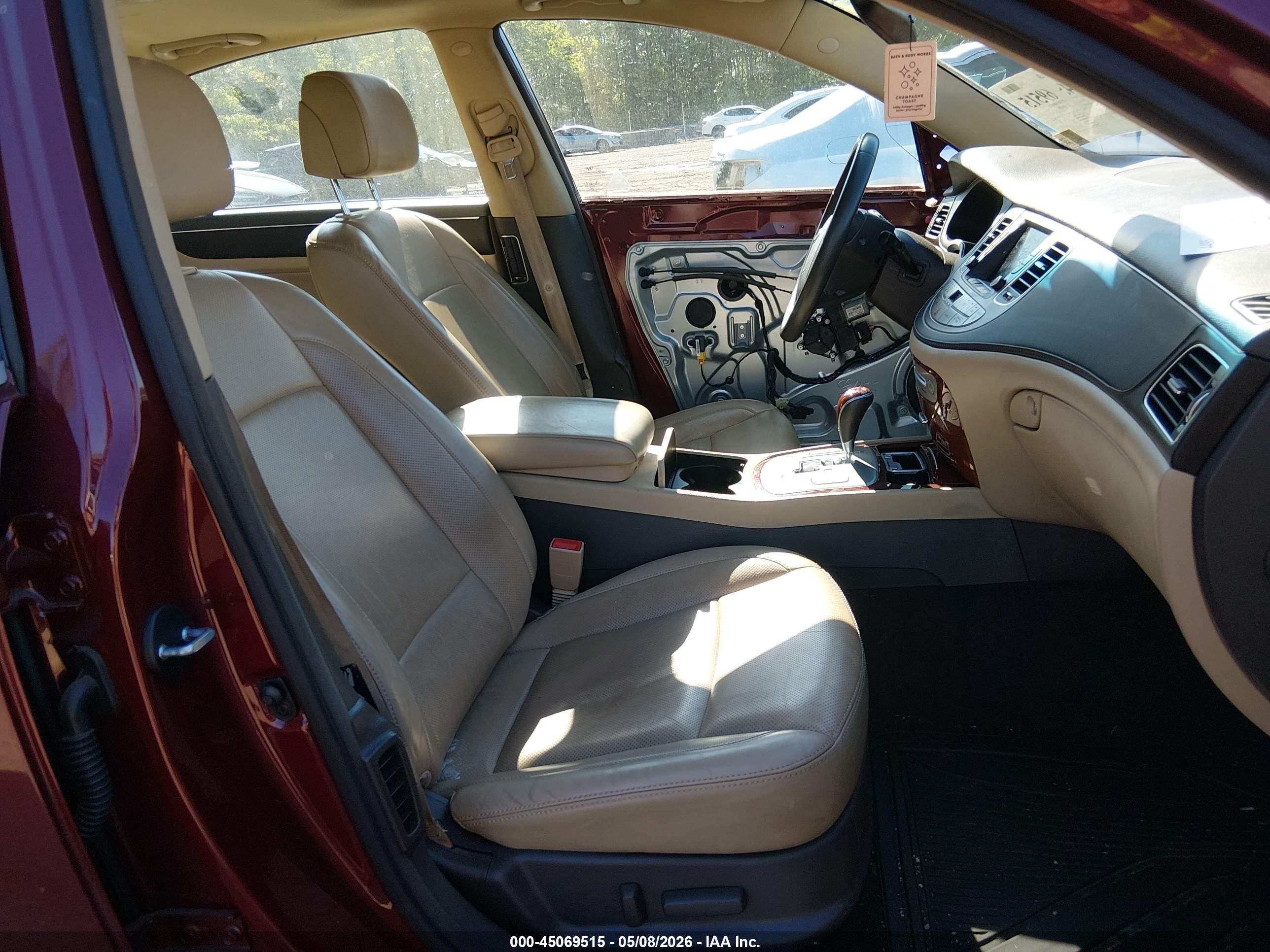 2013 Hyundai Genesis 3.8 Burgundy vin: KMHGC4DD7DU239422