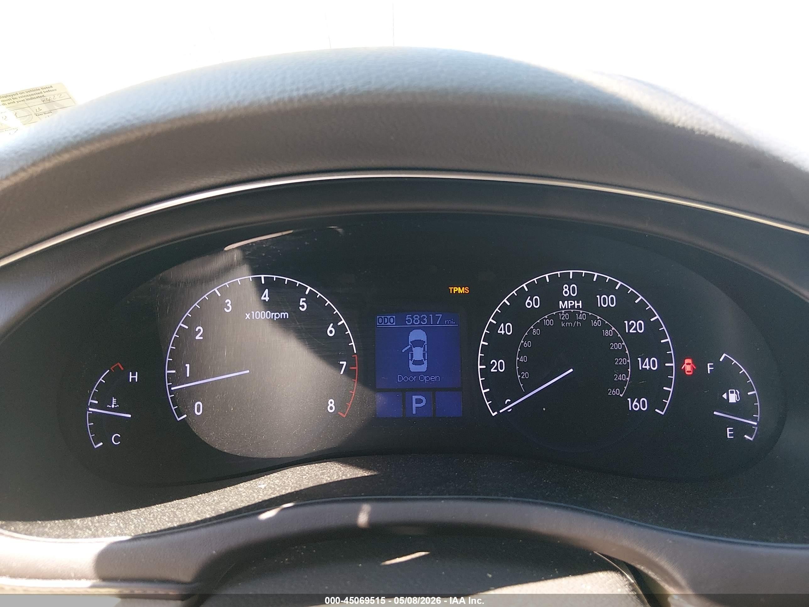 2013 Hyundai Genesis 3.8 Burgundy vin: KMHGC4DD7DU239422
