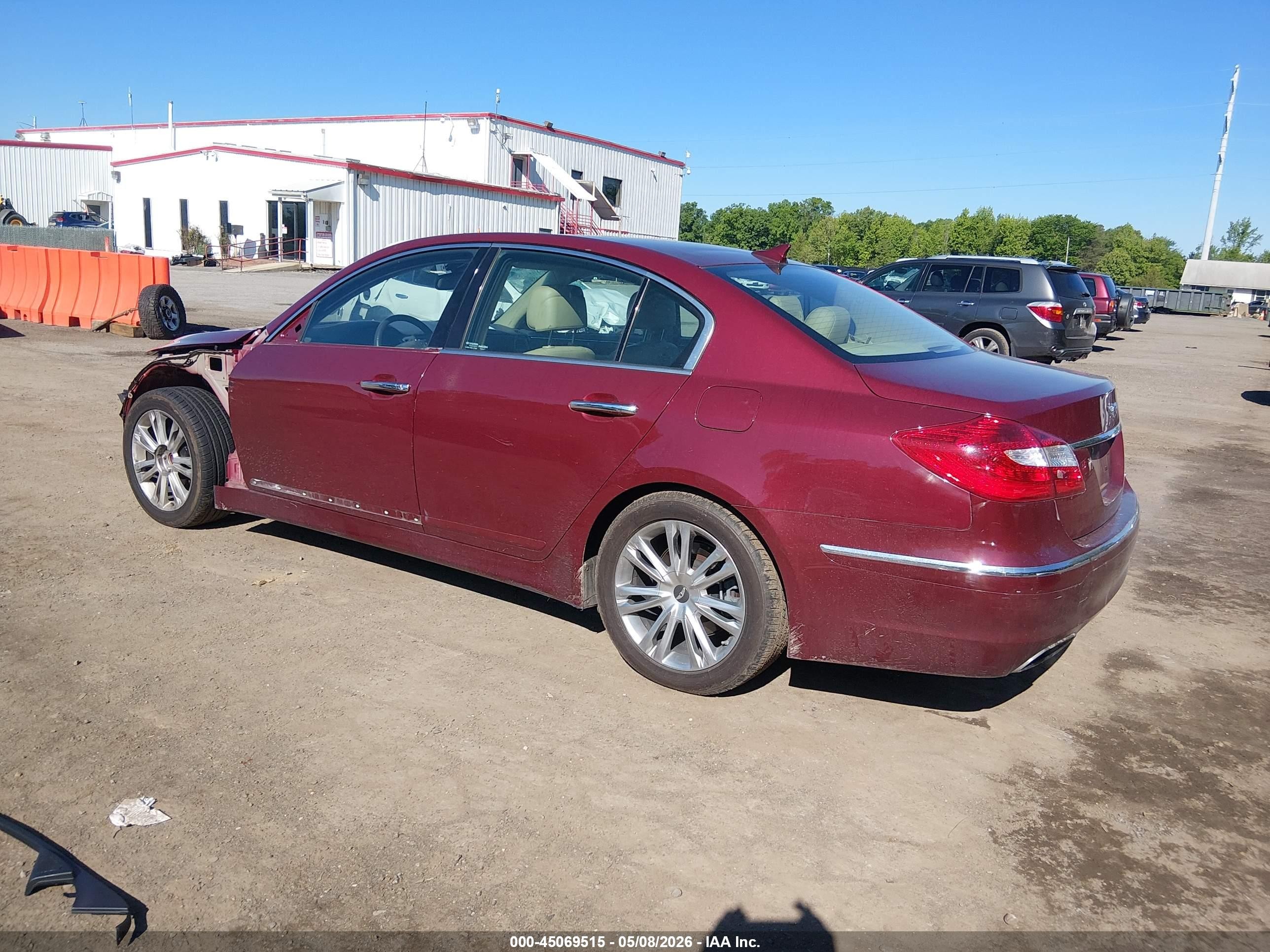 2013 Hyundai Genesis 3.8 Burgundy vin: KMHGC4DD7DU239422