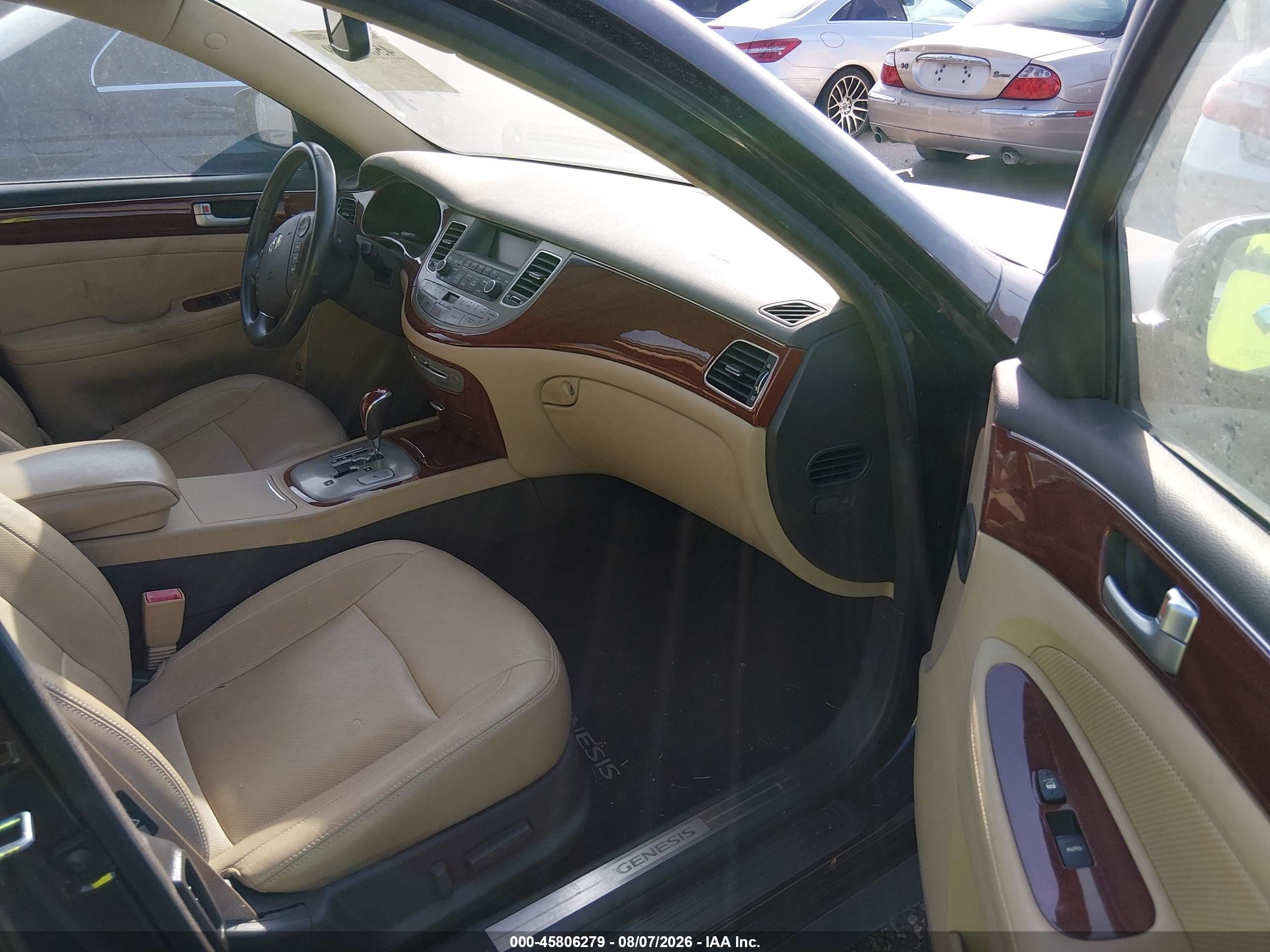 2013 Hyundai Genesis 3.8 Brown vin: KMHGC4DD7DU243115