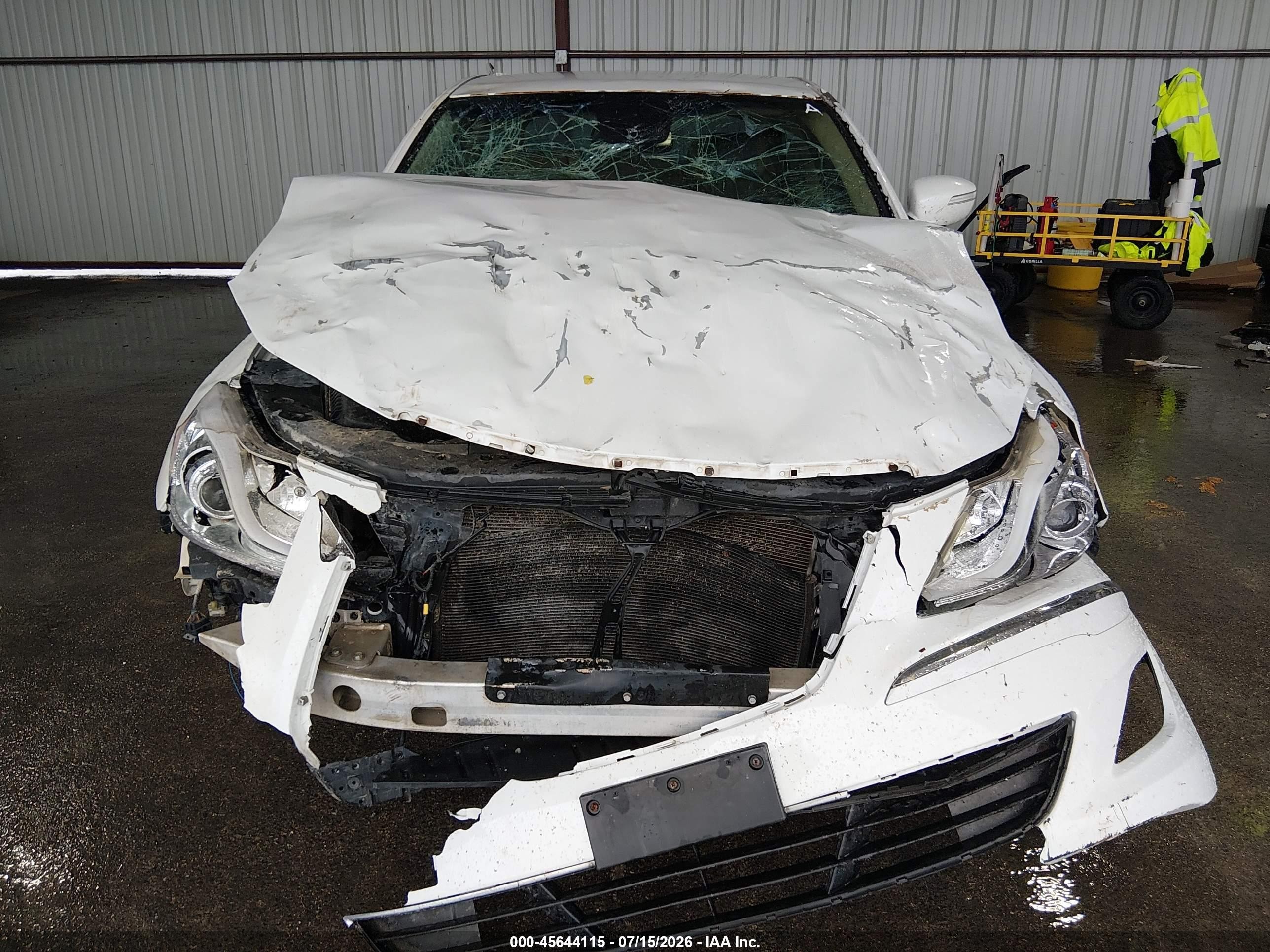 2013 Hyundai Genesis 3.8 White vin: KMHGC4DD7DU243809