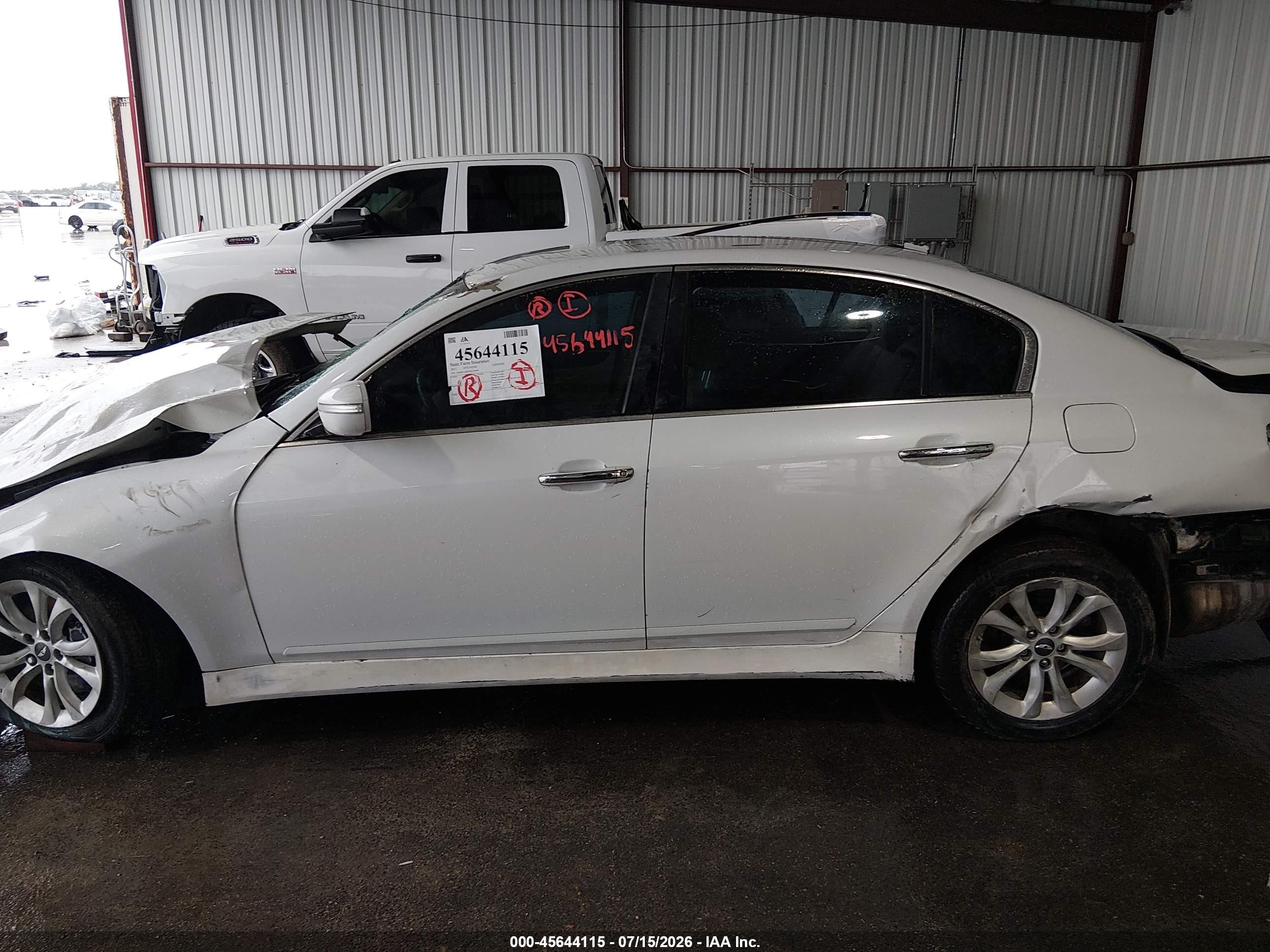2013 Hyundai Genesis 3.8 White vin: KMHGC4DD7DU243809