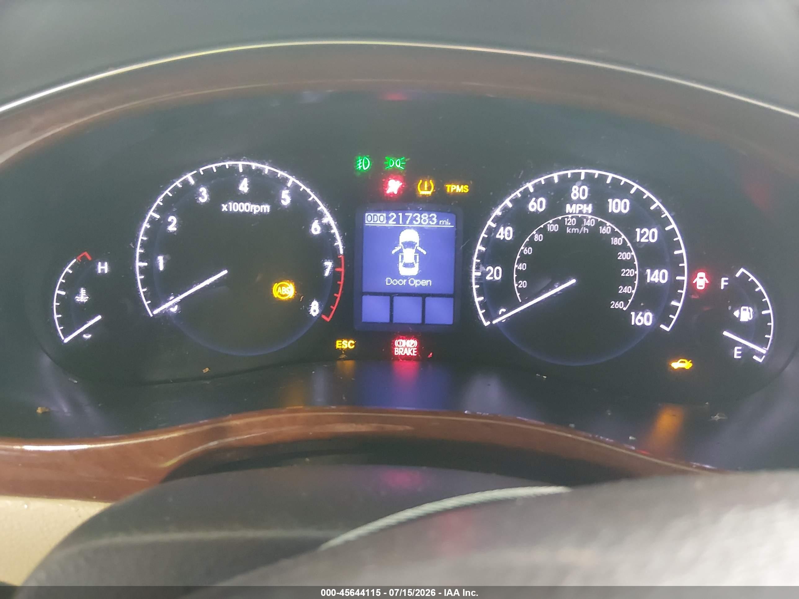 2013 Hyundai Genesis 3.8 White vin: KMHGC4DD7DU243809