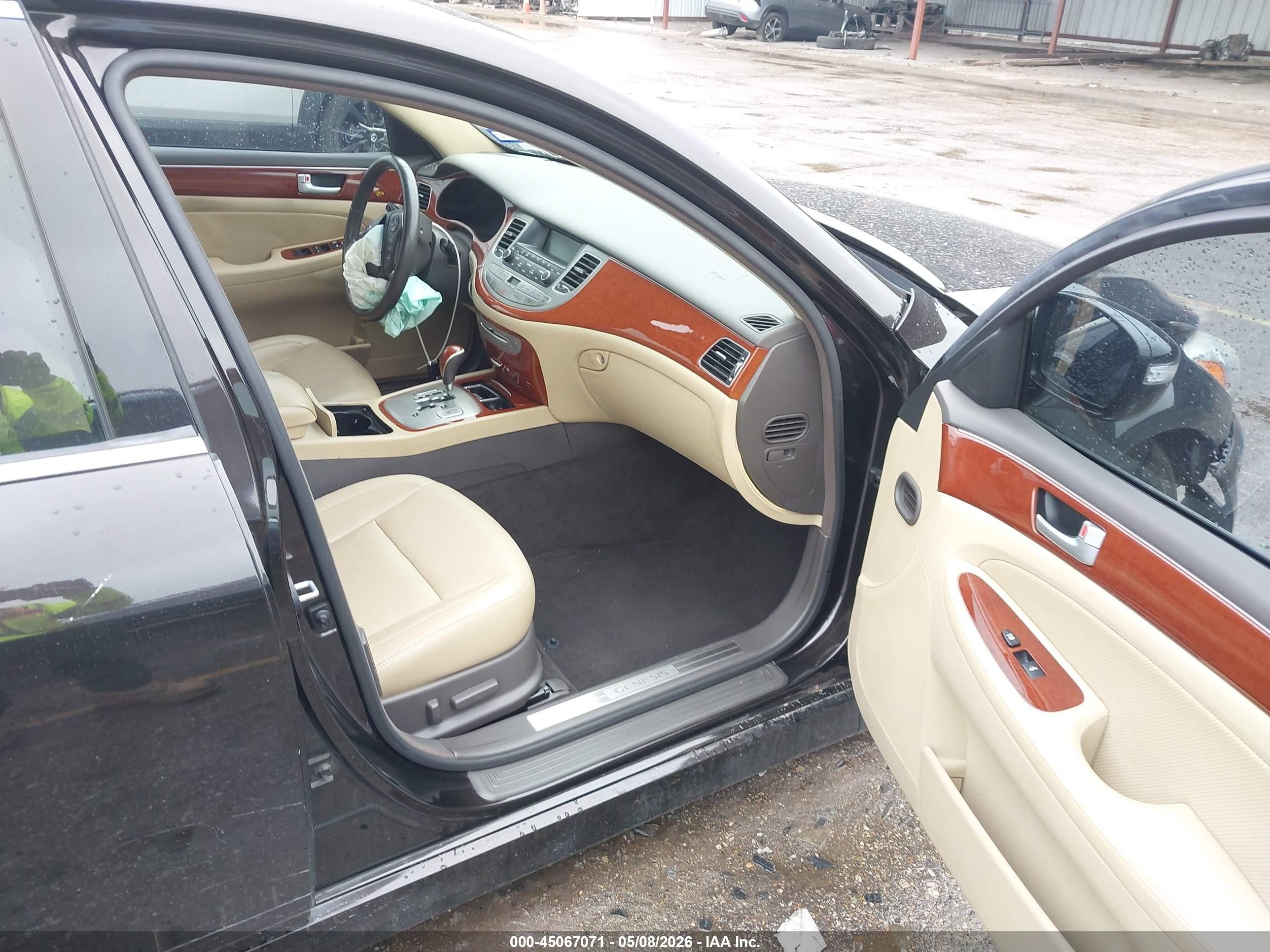 2013 Hyundai Genesis 3.8 Черный vin: KMHGC4DD7DU244409