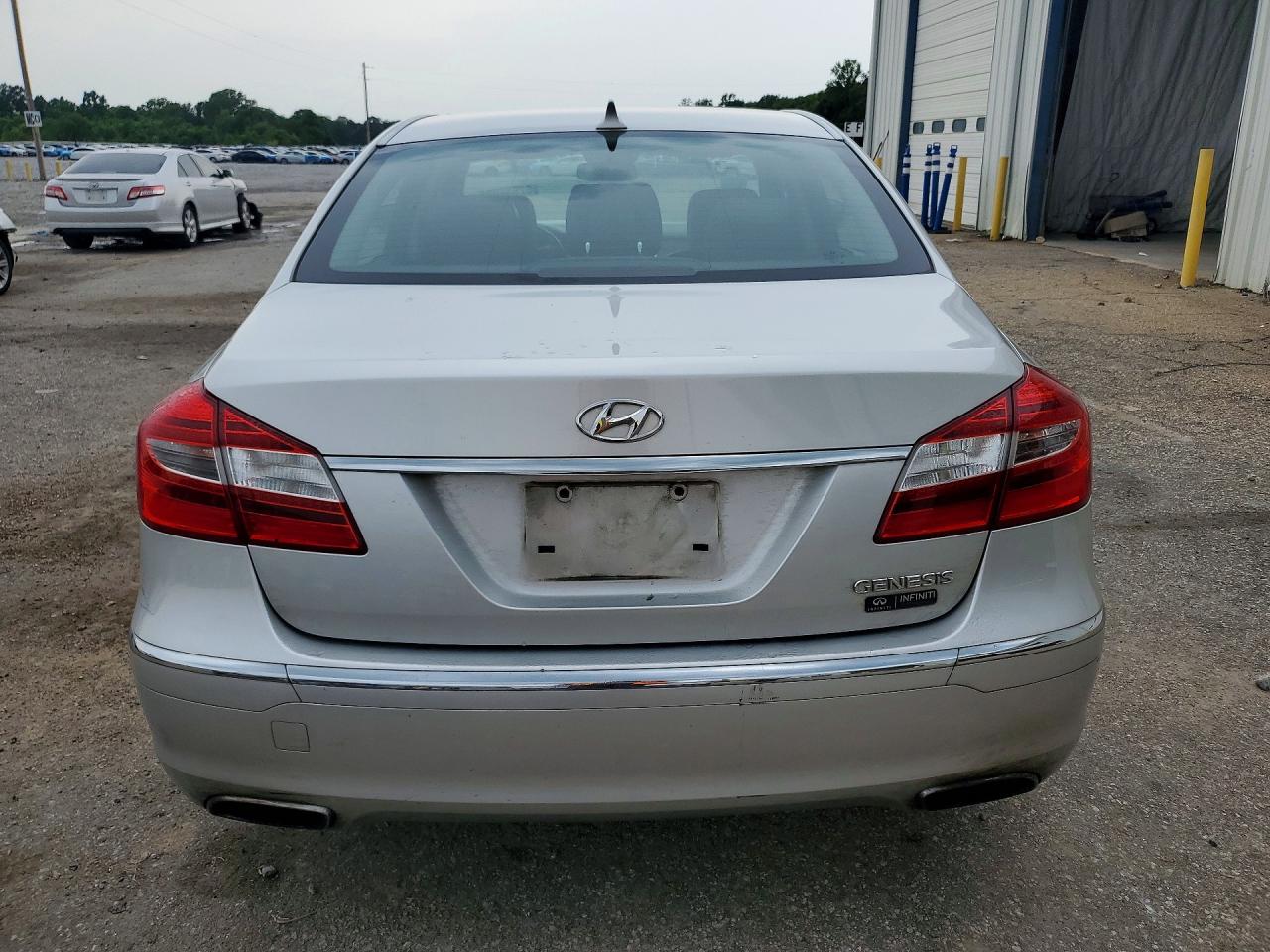 2013 Hyundai Genesis 3.8l Silver vin: KMHGC4DD7DU245091