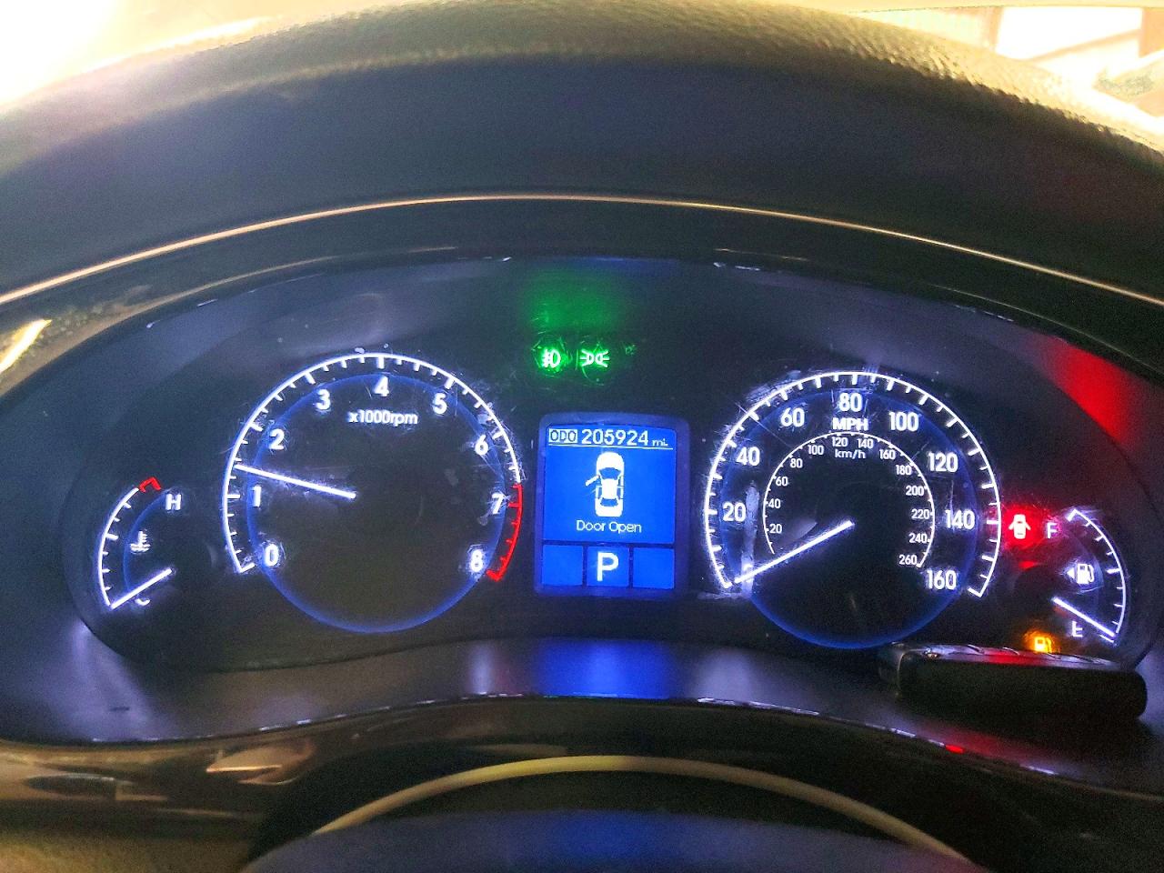 2013 Hyundai Genesis 3.8l Silver vin: KMHGC4DD7DU248136