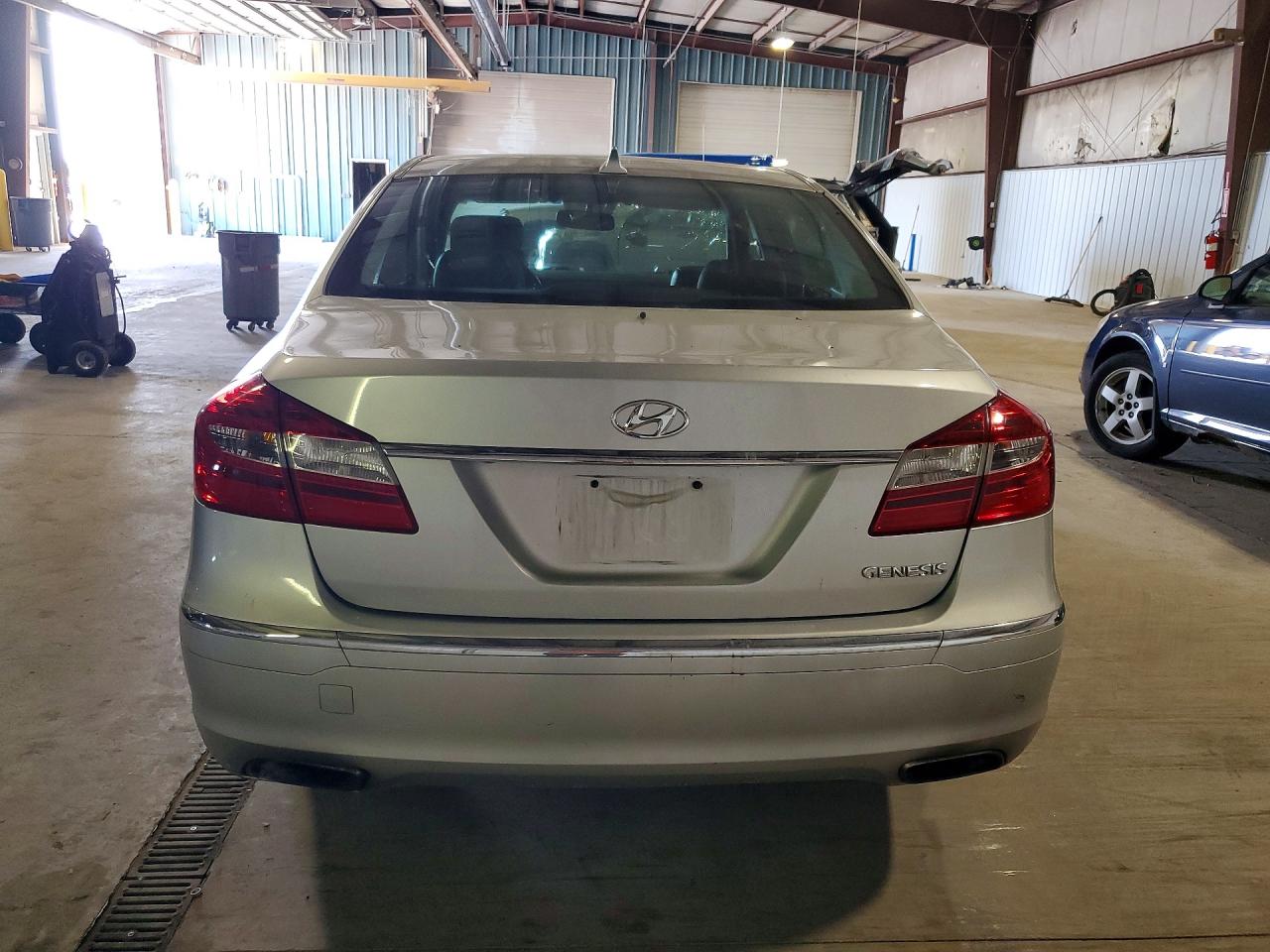 2013 Hyundai Genesis 3.8l Silver vin: KMHGC4DD7DU248136