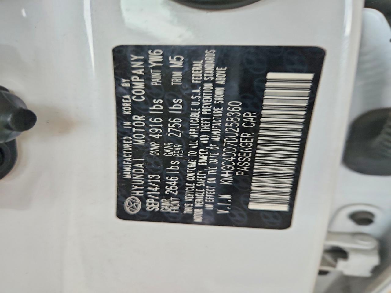 2013 Hyundai Genesis 3.8l White vin: KMHGC4DD7DU258360