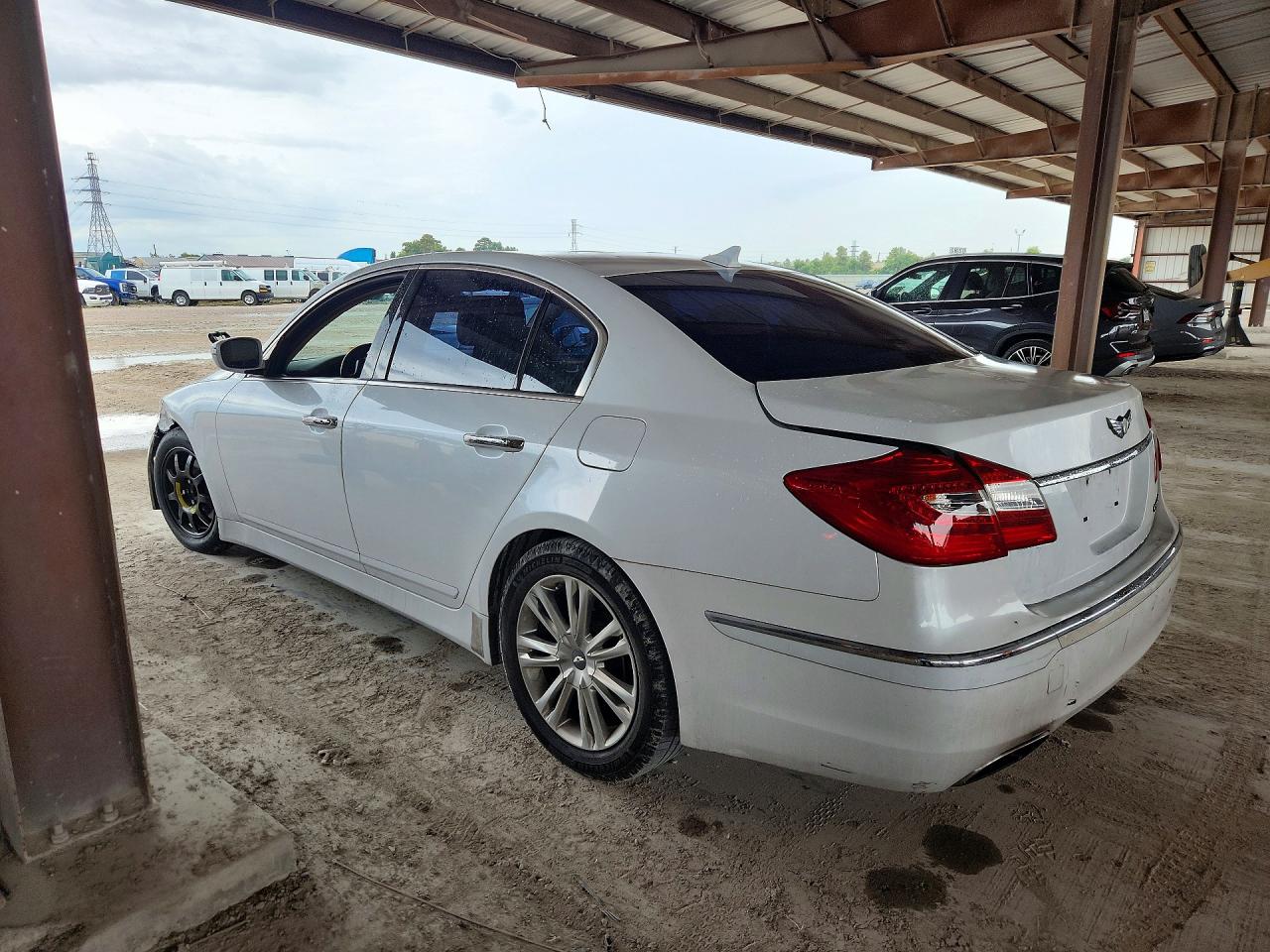 2013 Hyundai Genesis 3.8l White vin: KMHGC4DD7DU258360