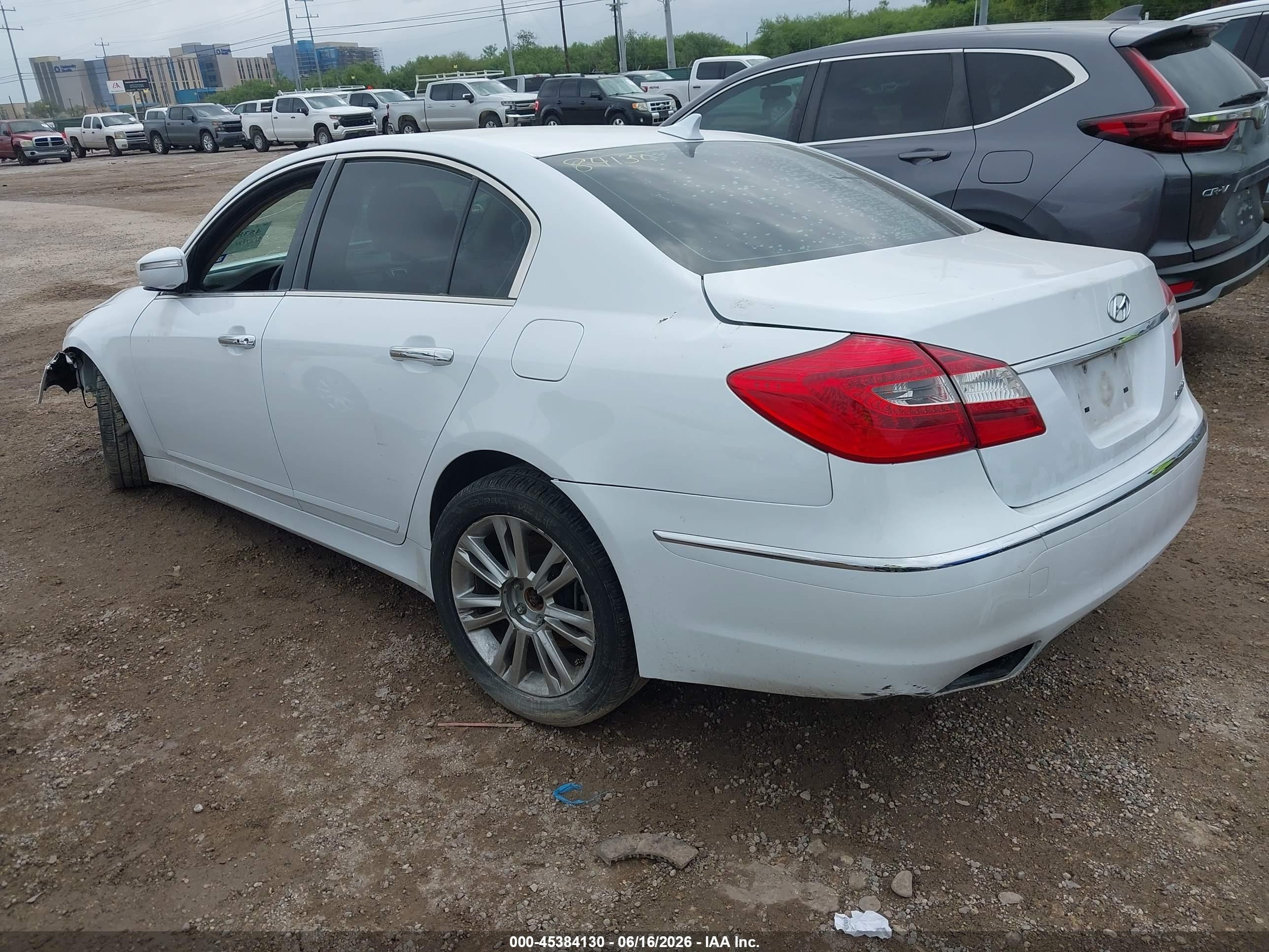 2014 Hyundai Genesis 3.8 White vin: KMHGC4DD7EU261177