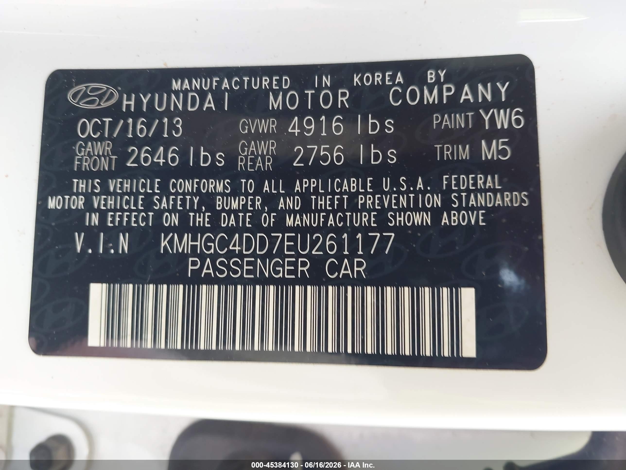 2014 Hyundai Genesis 3.8 White vin: KMHGC4DD7EU261177