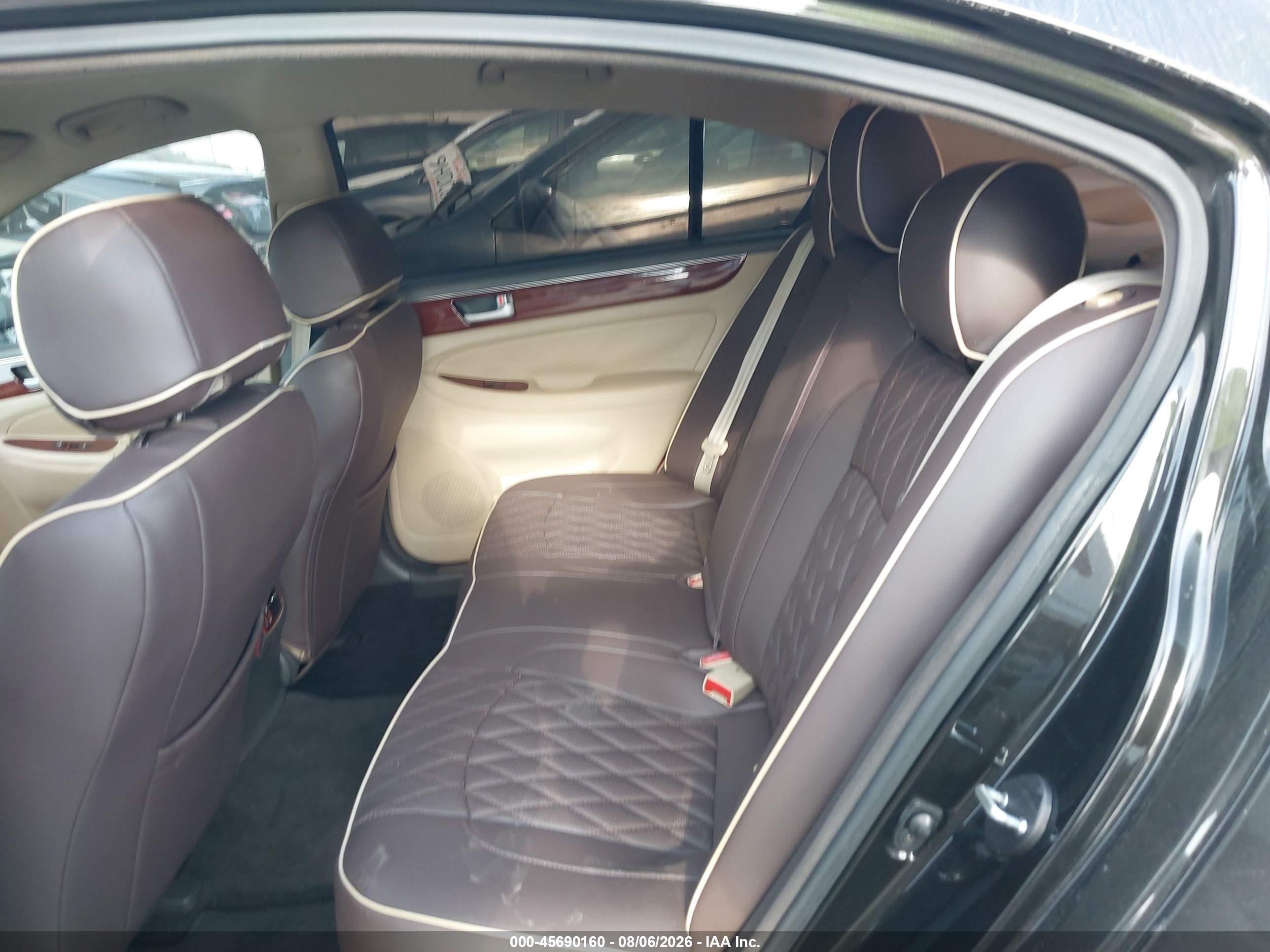 2014 Hyundai Genesis 3.8 Black vin: KMHGC4DD7EU263995