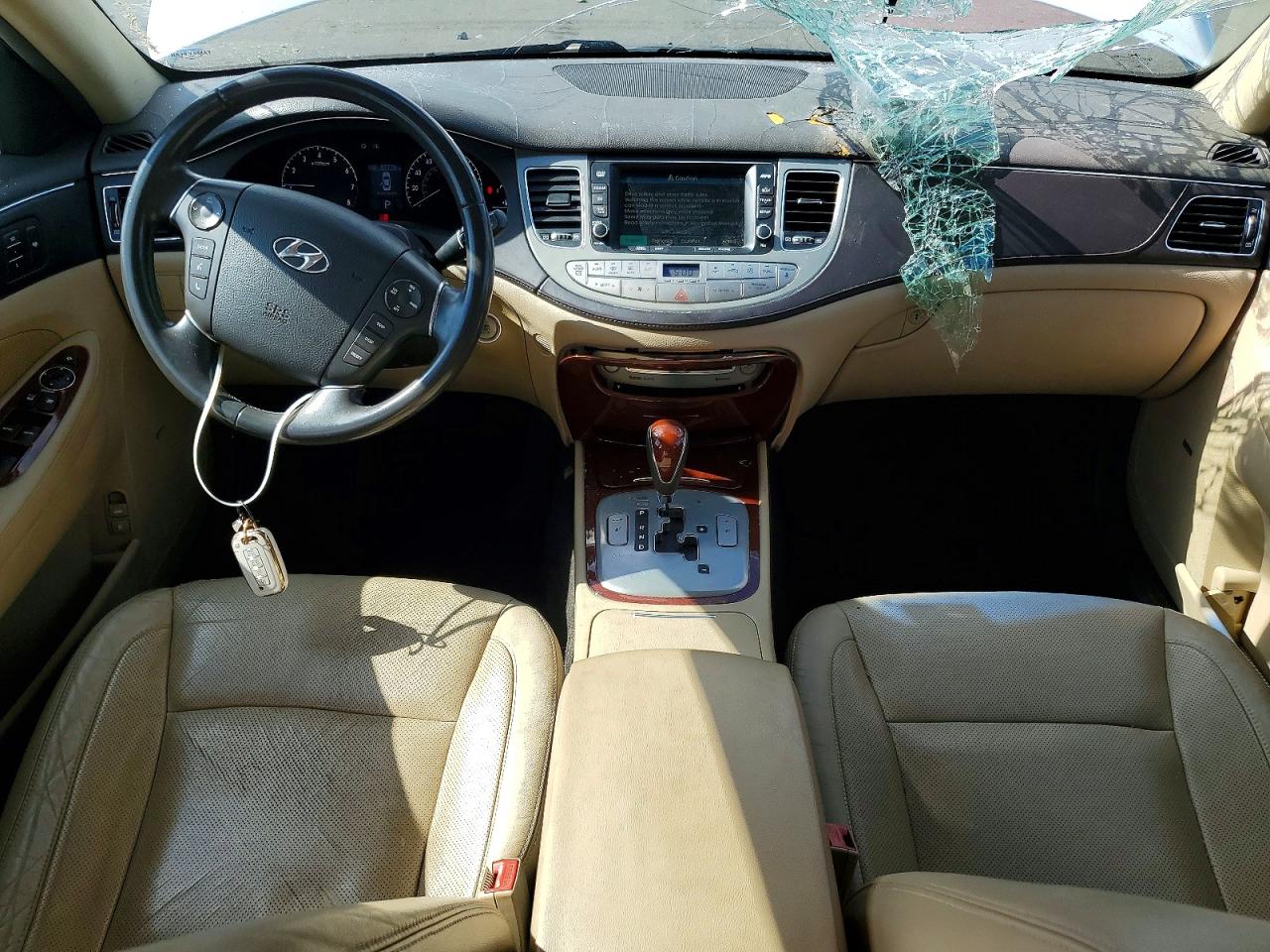 2012 Hyundai Genesis 3.8l White vin: KMHGC4DD8CU160551