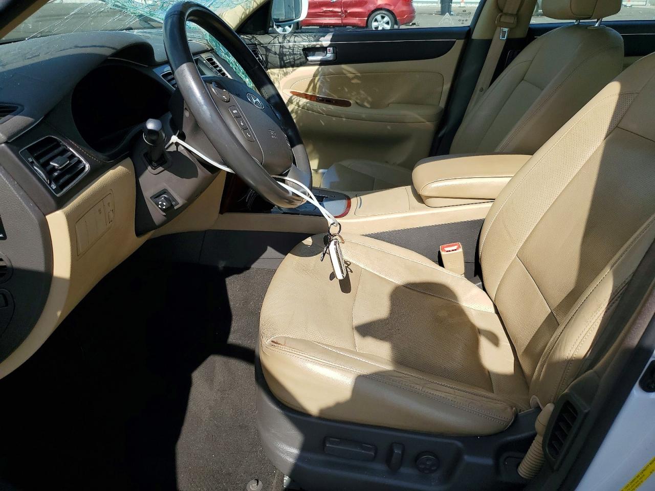 2012 Hyundai Genesis 3.8l White vin: KMHGC4DD8CU160551
