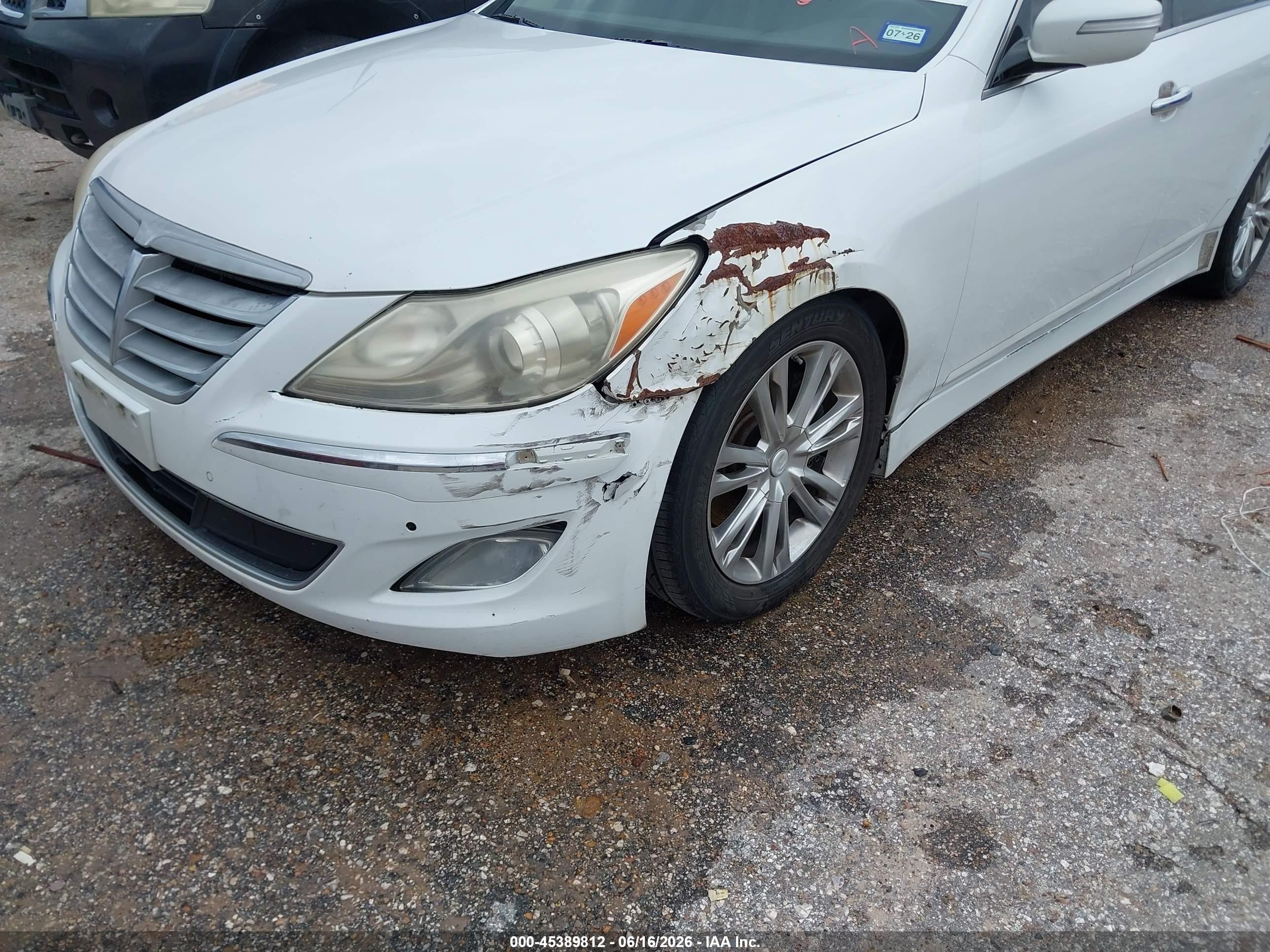 2012 Hyundai Genesis 3.8 Белый vin: KMHGC4DD8CU186244