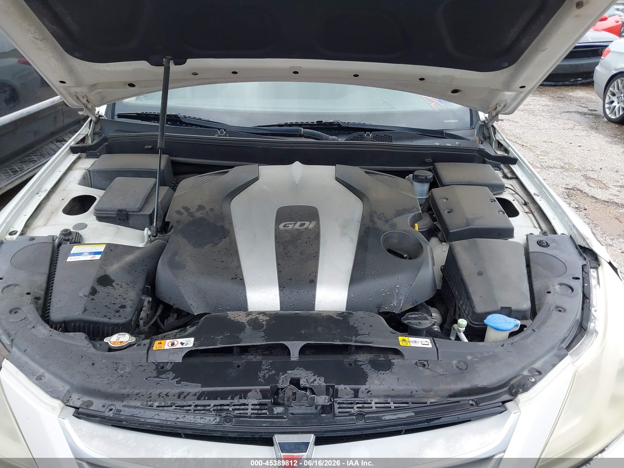 2012 Hyundai Genesis 3.8 Белый vin: KMHGC4DD8CU186244