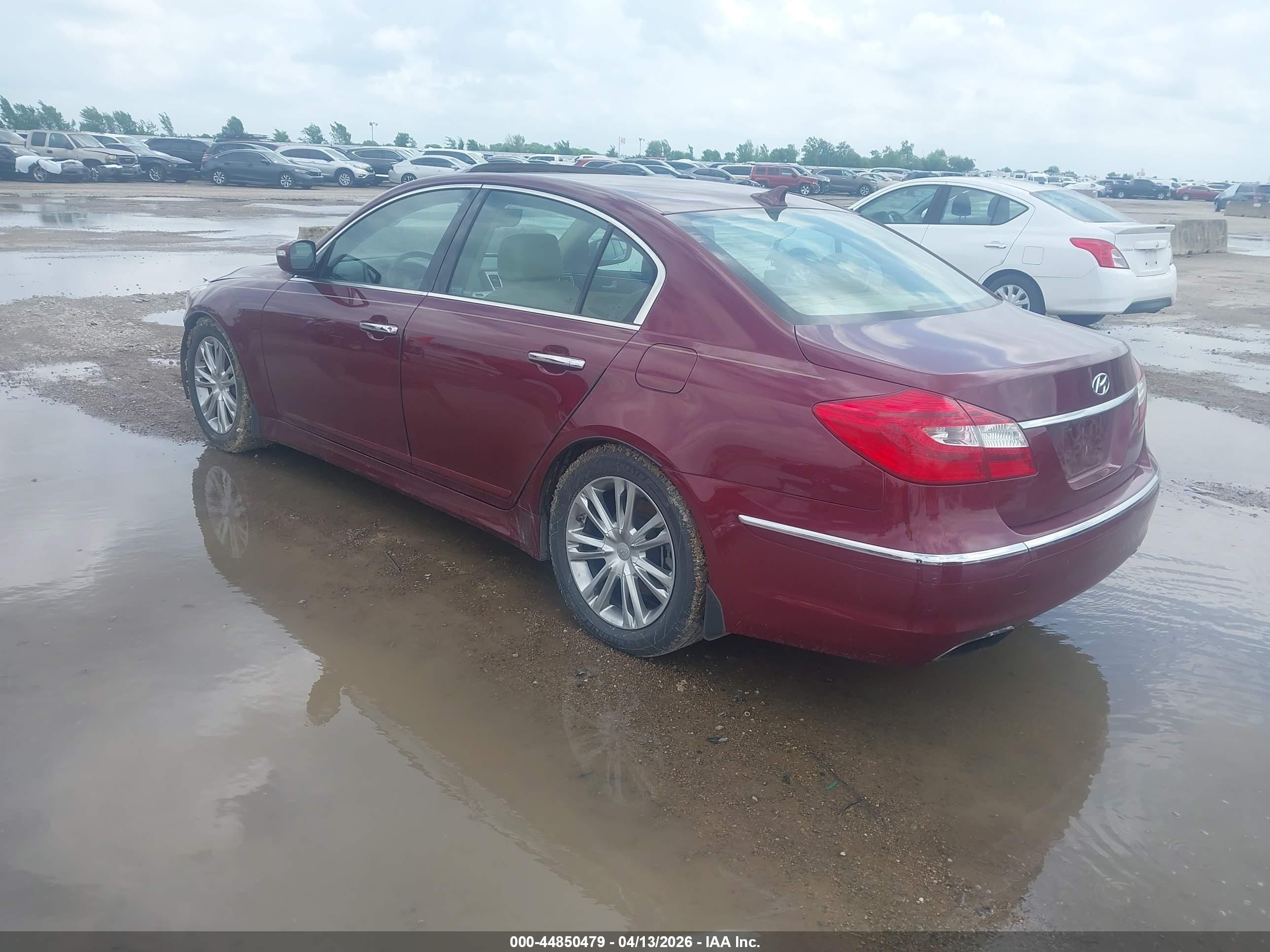 2012 Hyundai Genesis 3.8 Red vin: KMHGC4DD8CU194828