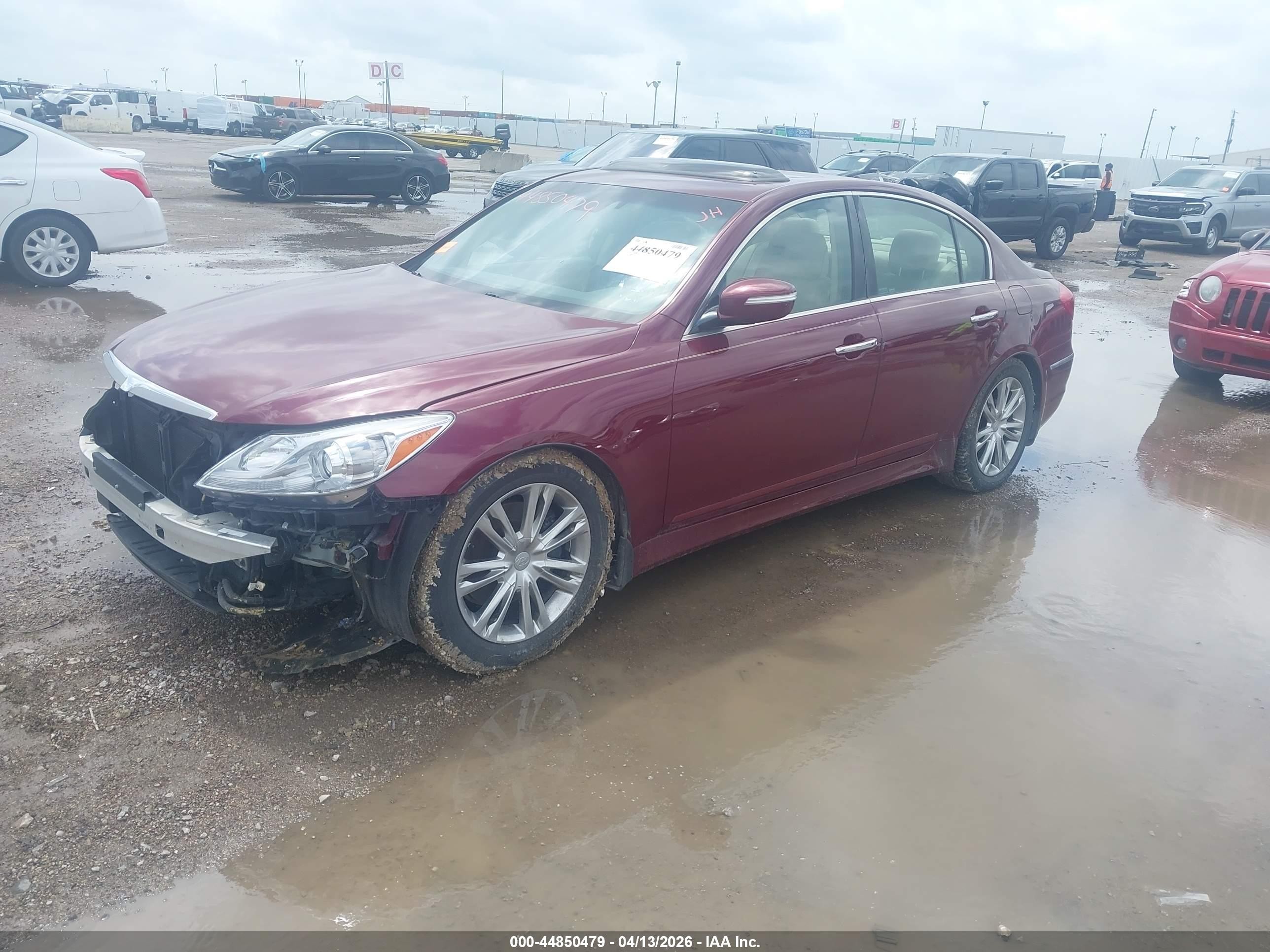 2012 Hyundai Genesis 3.8 Red vin: KMHGC4DD8CU194828