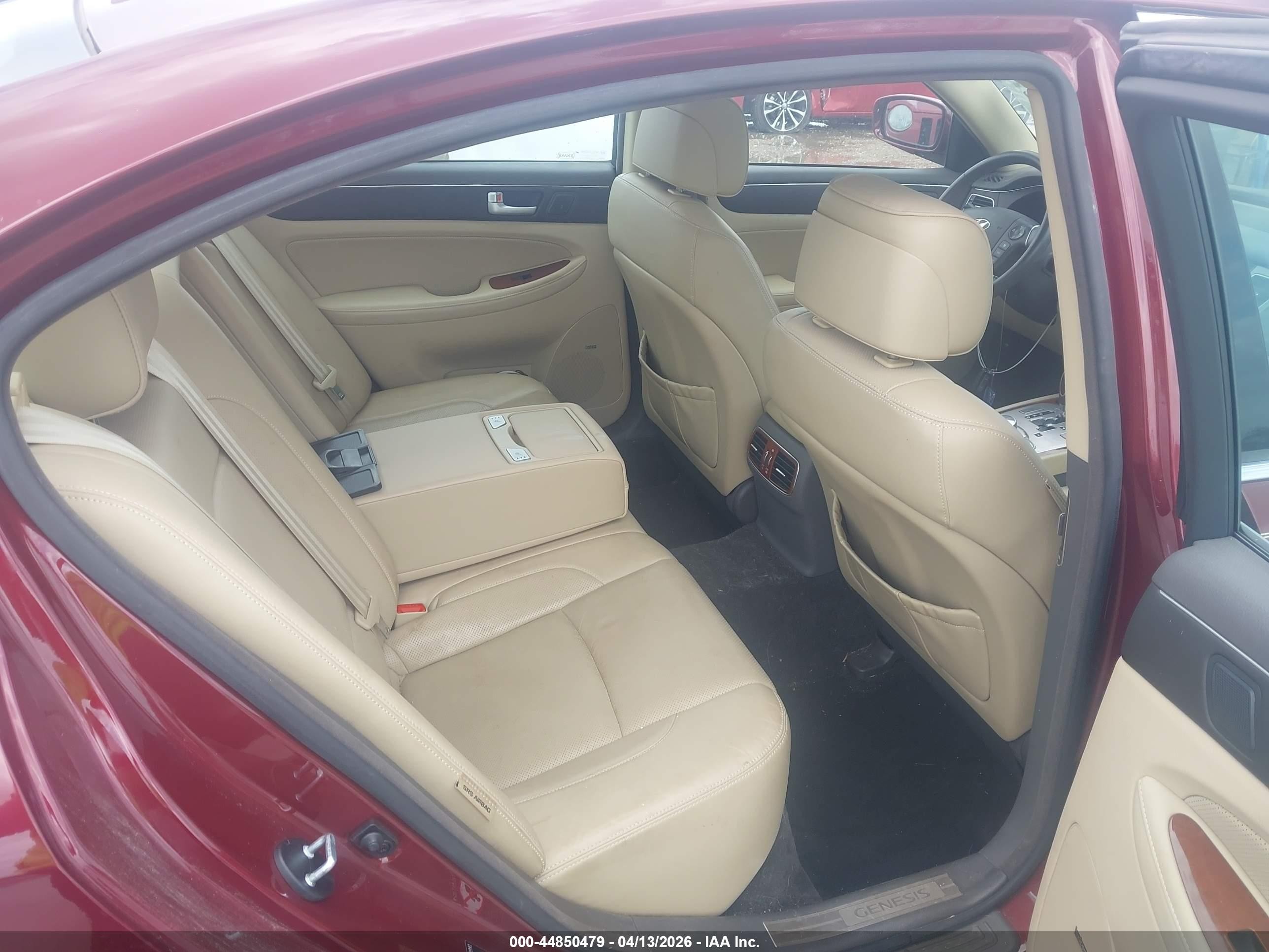2012 Hyundai Genesis 3.8 Red vin: KMHGC4DD8CU194828