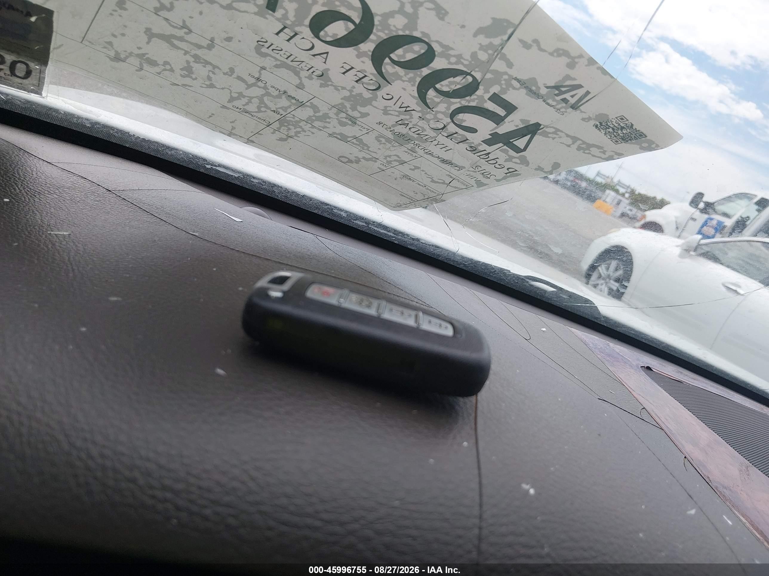 2012 Hyundai Genesis 3.8 White vin: KMHGC4DD8CU204578
