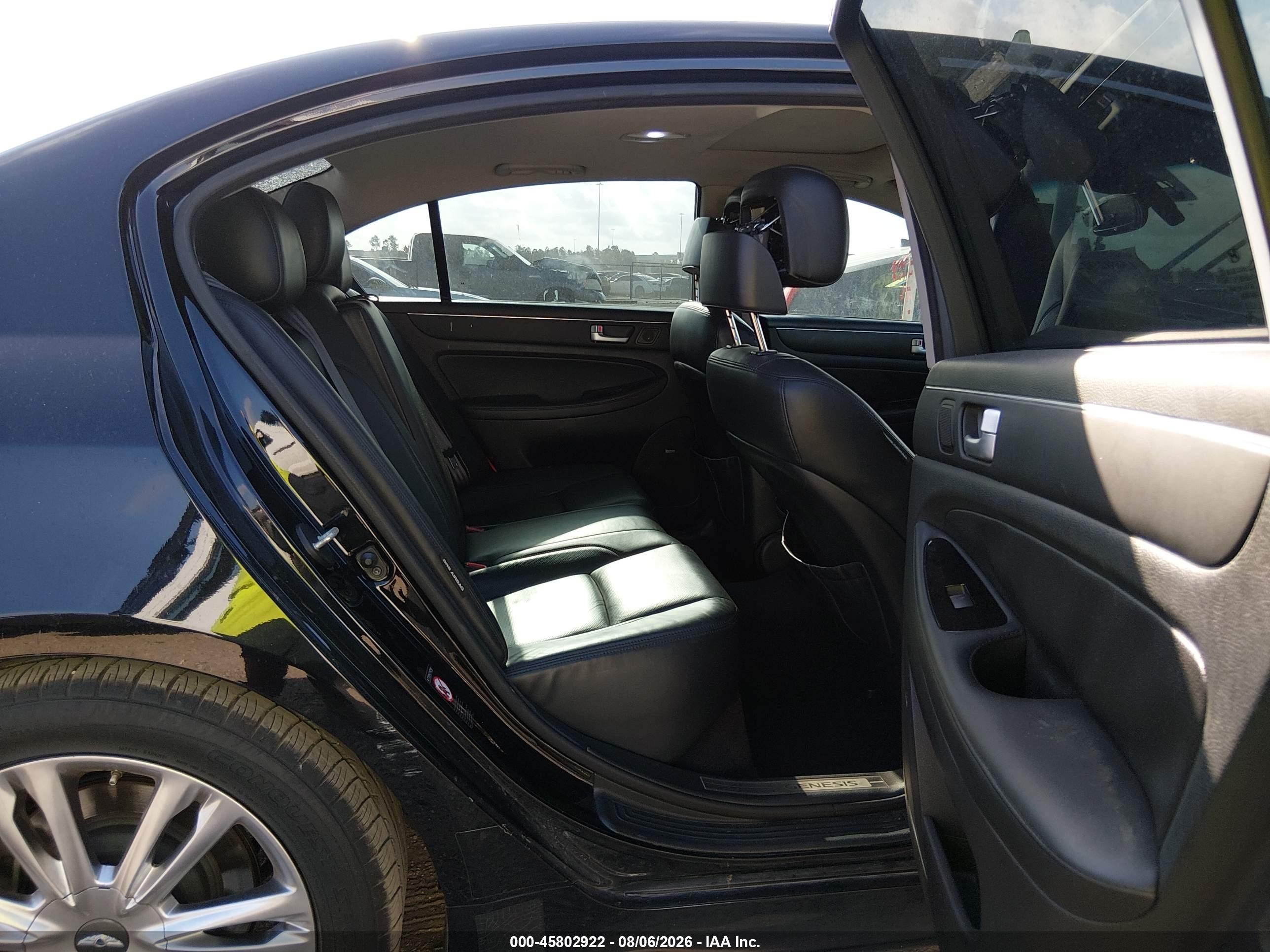 2012 Hyundai Genesis 3.8 Black vin: KMHGC4DD8CU208176