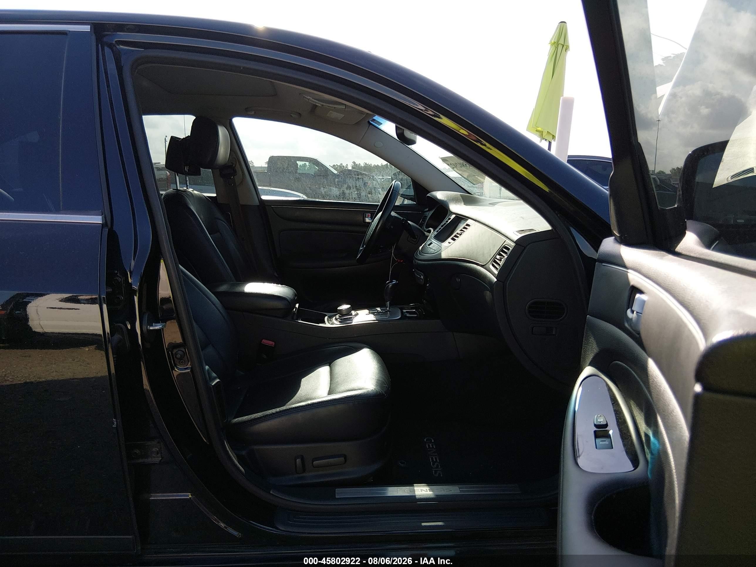 2012 Hyundai Genesis 3.8 Black vin: KMHGC4DD8CU208176