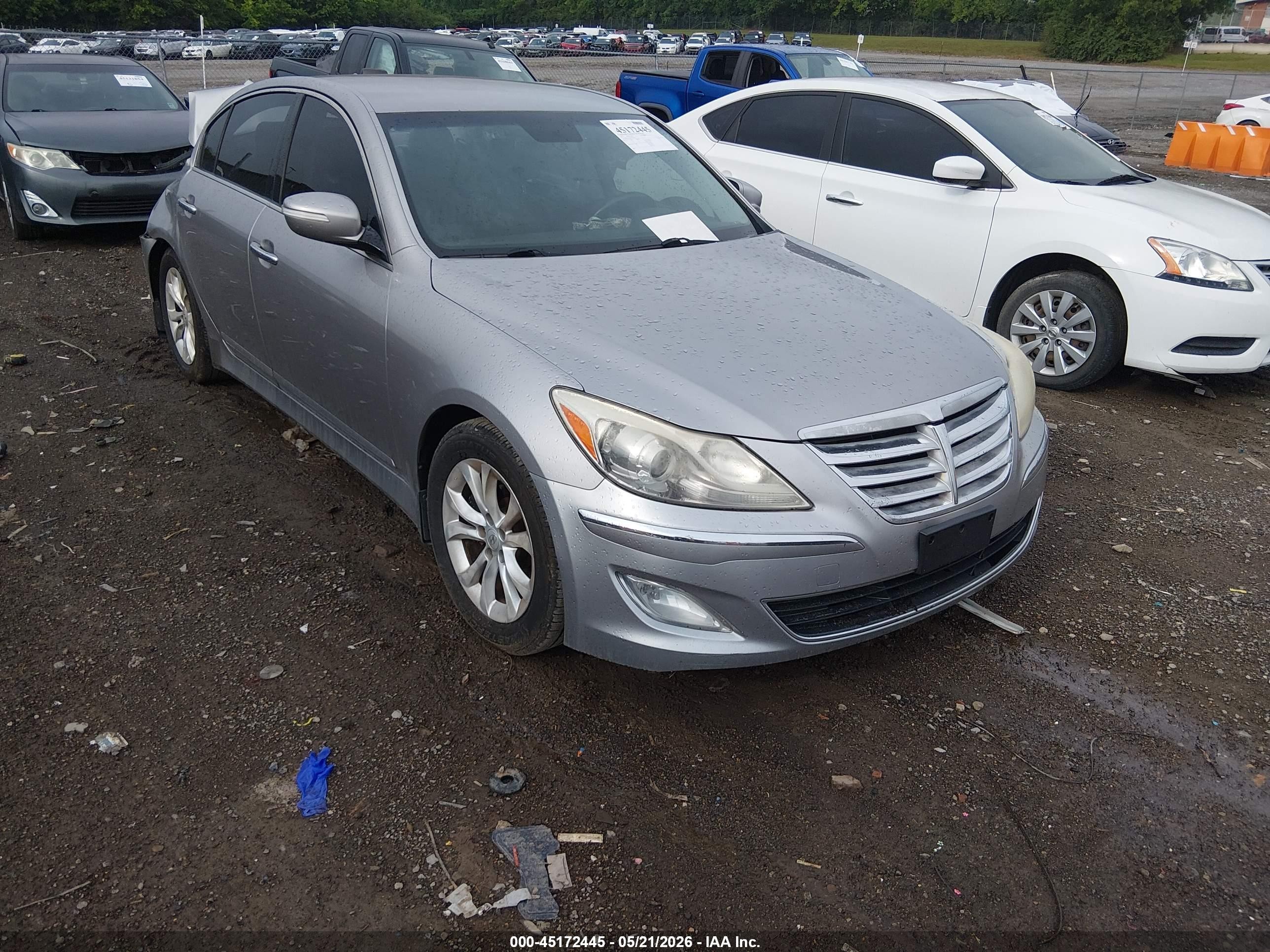 2013 Hyundai Genesis 3.8 Silver vin: KMHGC4DD8DU228977