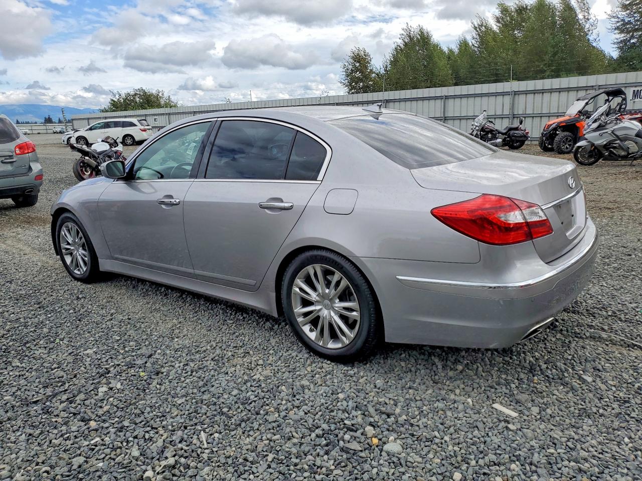 2013 Hyundai Genesis 3.8l Silver vin: KMHGC4DD8DU240868