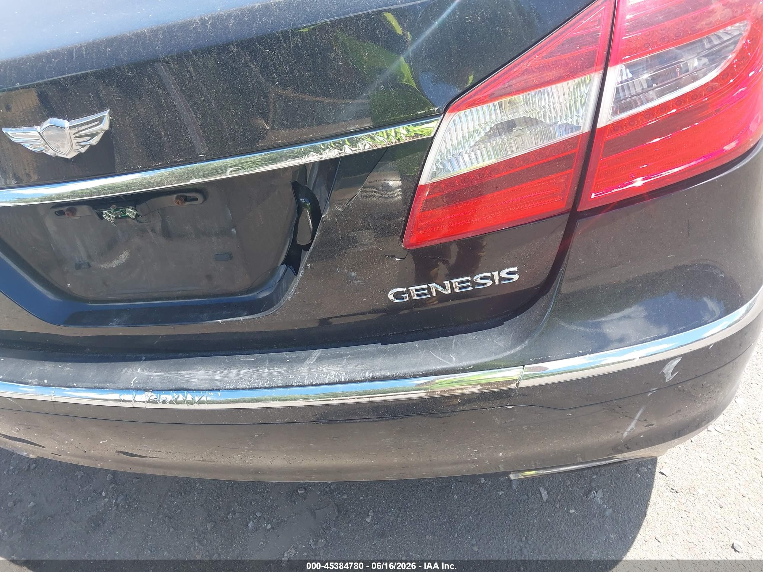 2013 Hyundai Genesis 3.8 Black vin: KMHGC4DD8DU244564