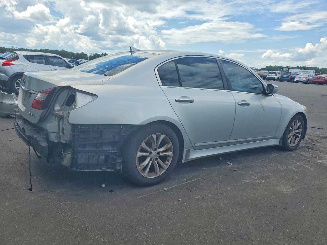 2013 Hyundai Genesis 3.8l Silver vin: KMHGC4DD8DU248050