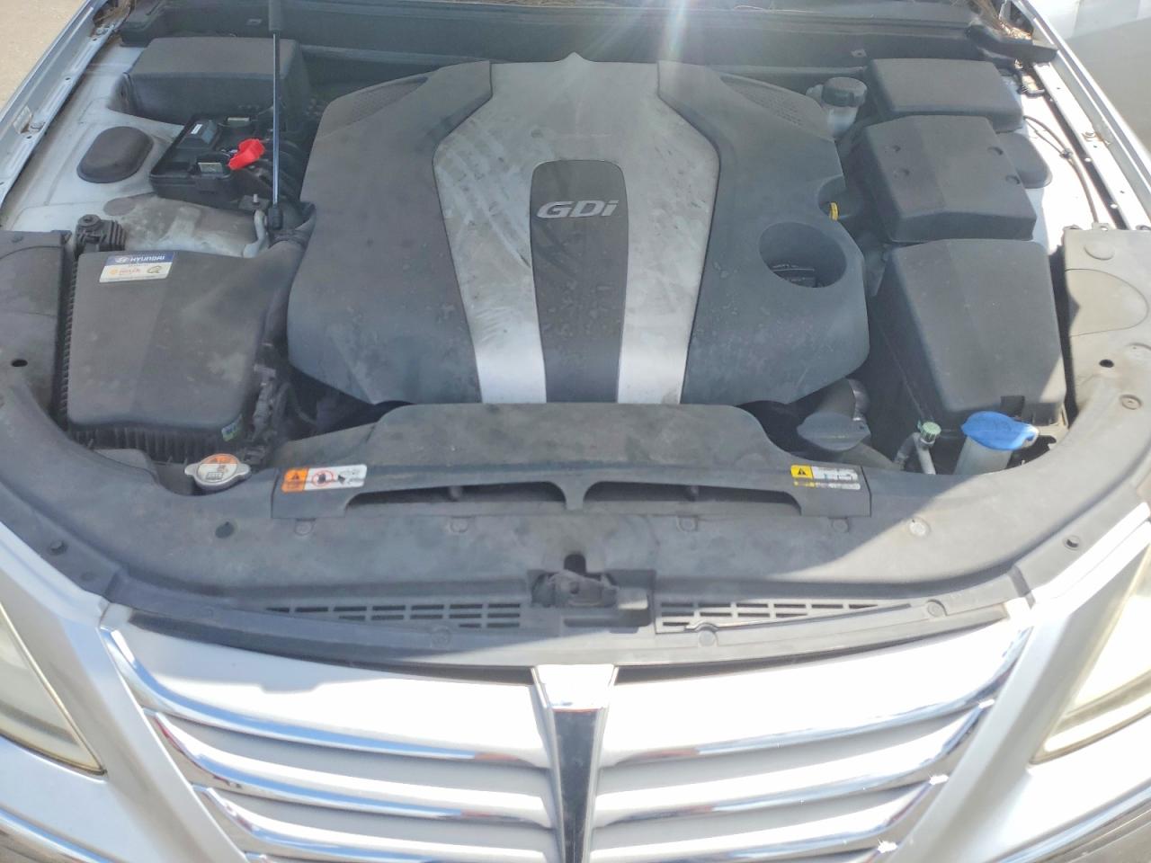 2013 Hyundai Genesis 3.8l Silver vin: KMHGC4DD8DU248050
