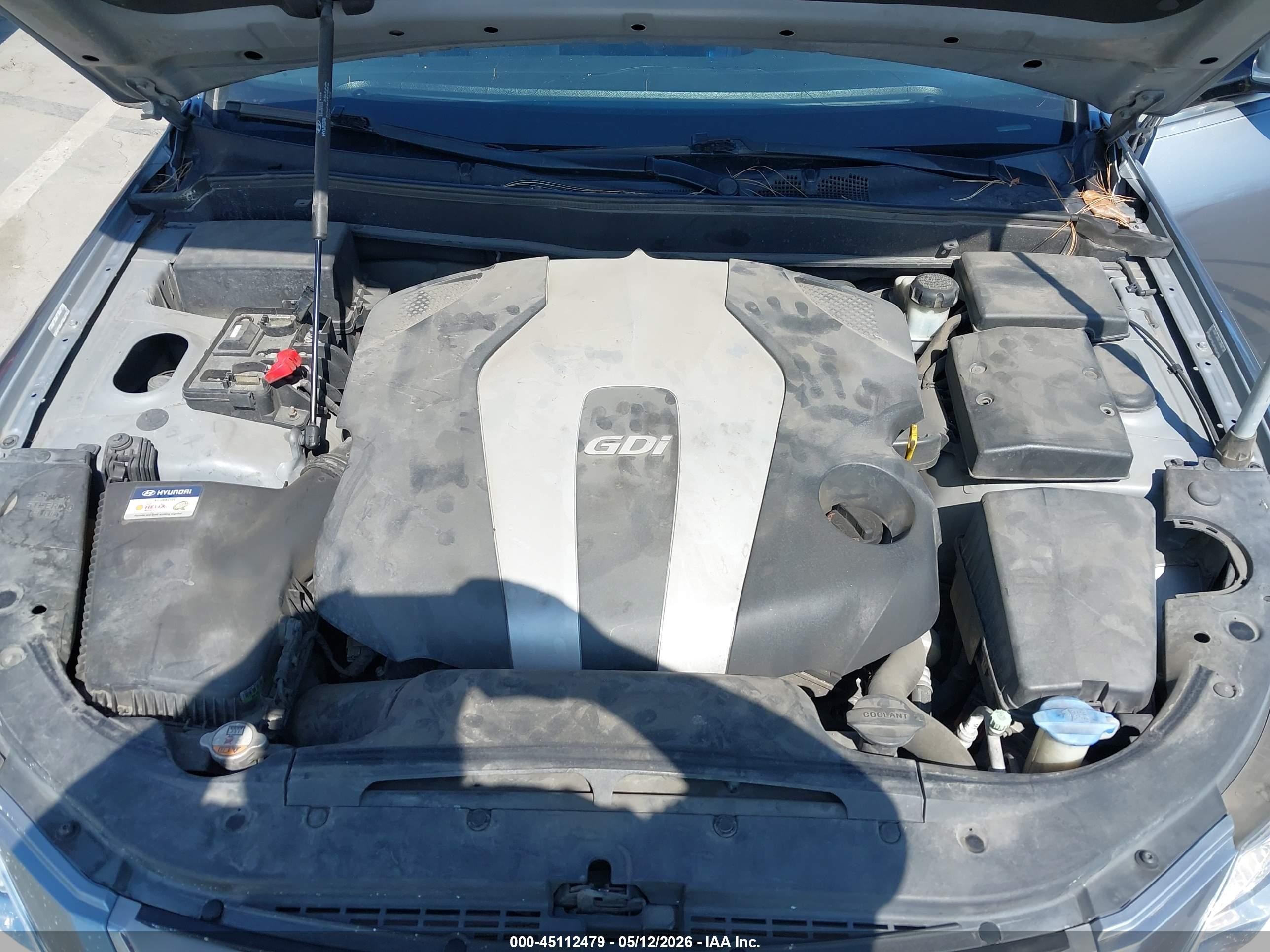2014 Hyundai Genesis 3.8 Silver vin: KMHGC4DD8EU263679