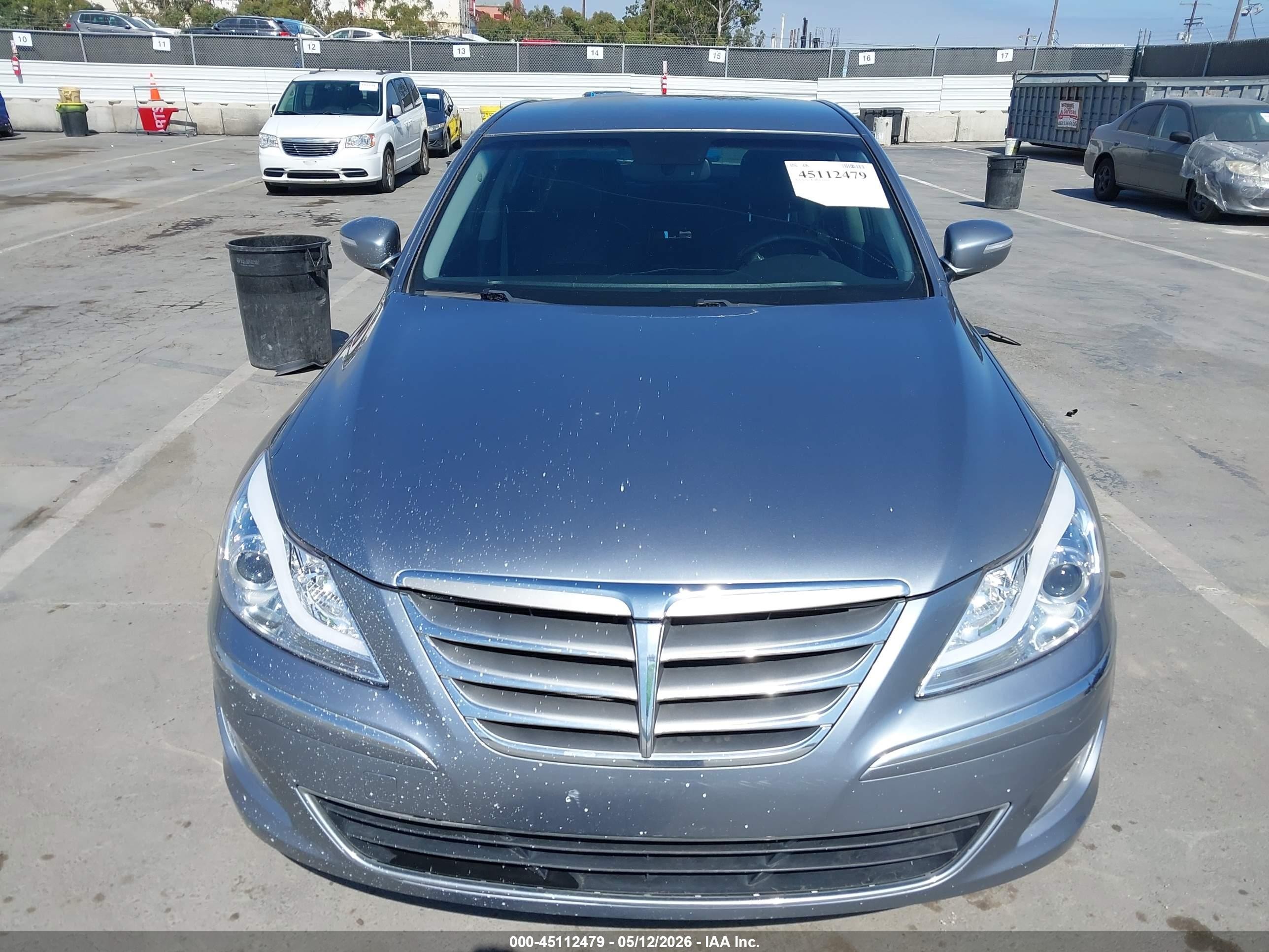 2014 Hyundai Genesis 3.8 Silver vin: KMHGC4DD8EU263679