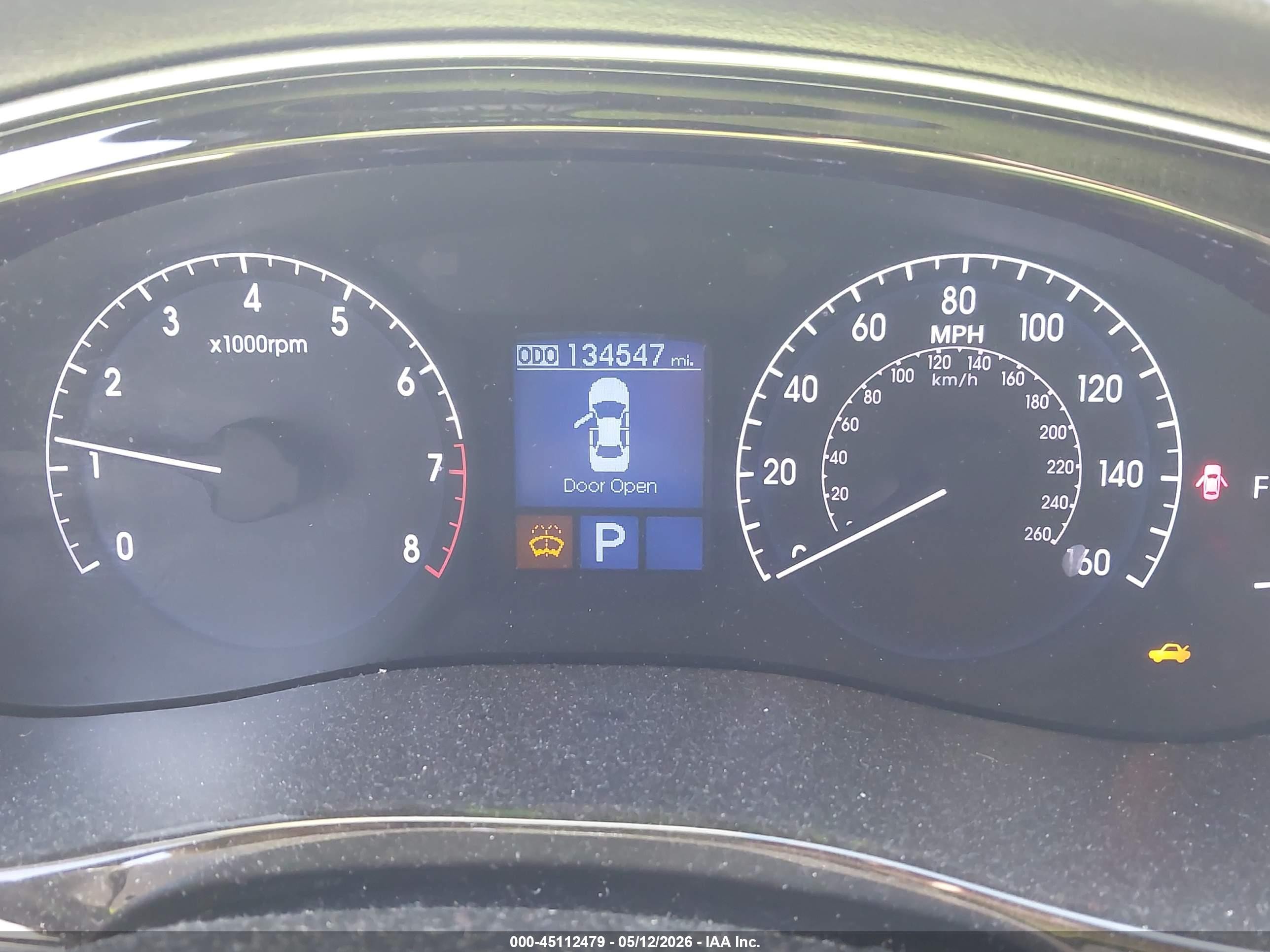 2014 Hyundai Genesis 3.8 Silver vin: KMHGC4DD8EU263679