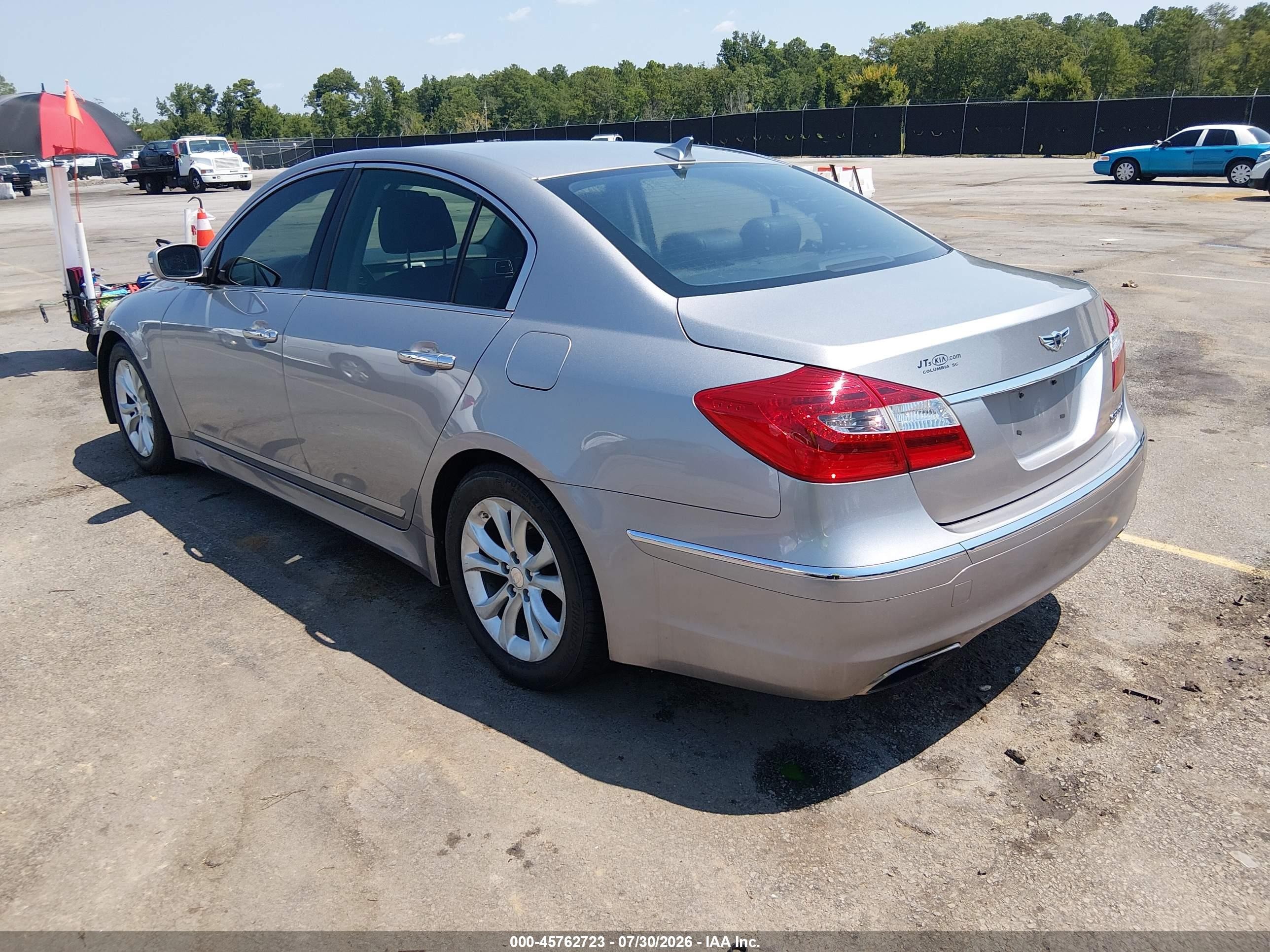 2012 Hyundai Genesis 3.8 Серебряный vin: KMHGC4DD9CU158114