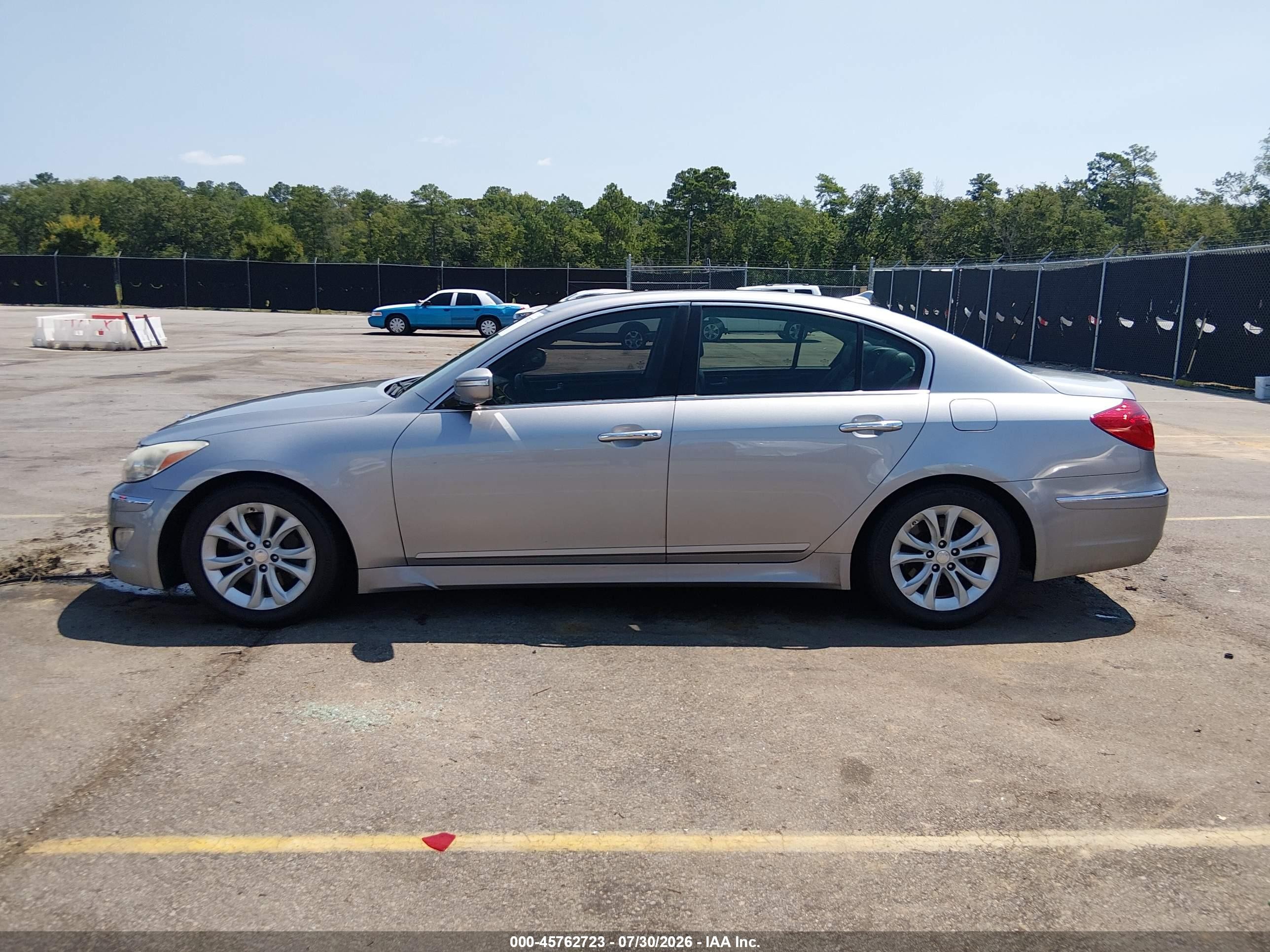 2012 Hyundai Genesis 3.8 Серебряный vin: KMHGC4DD9CU158114