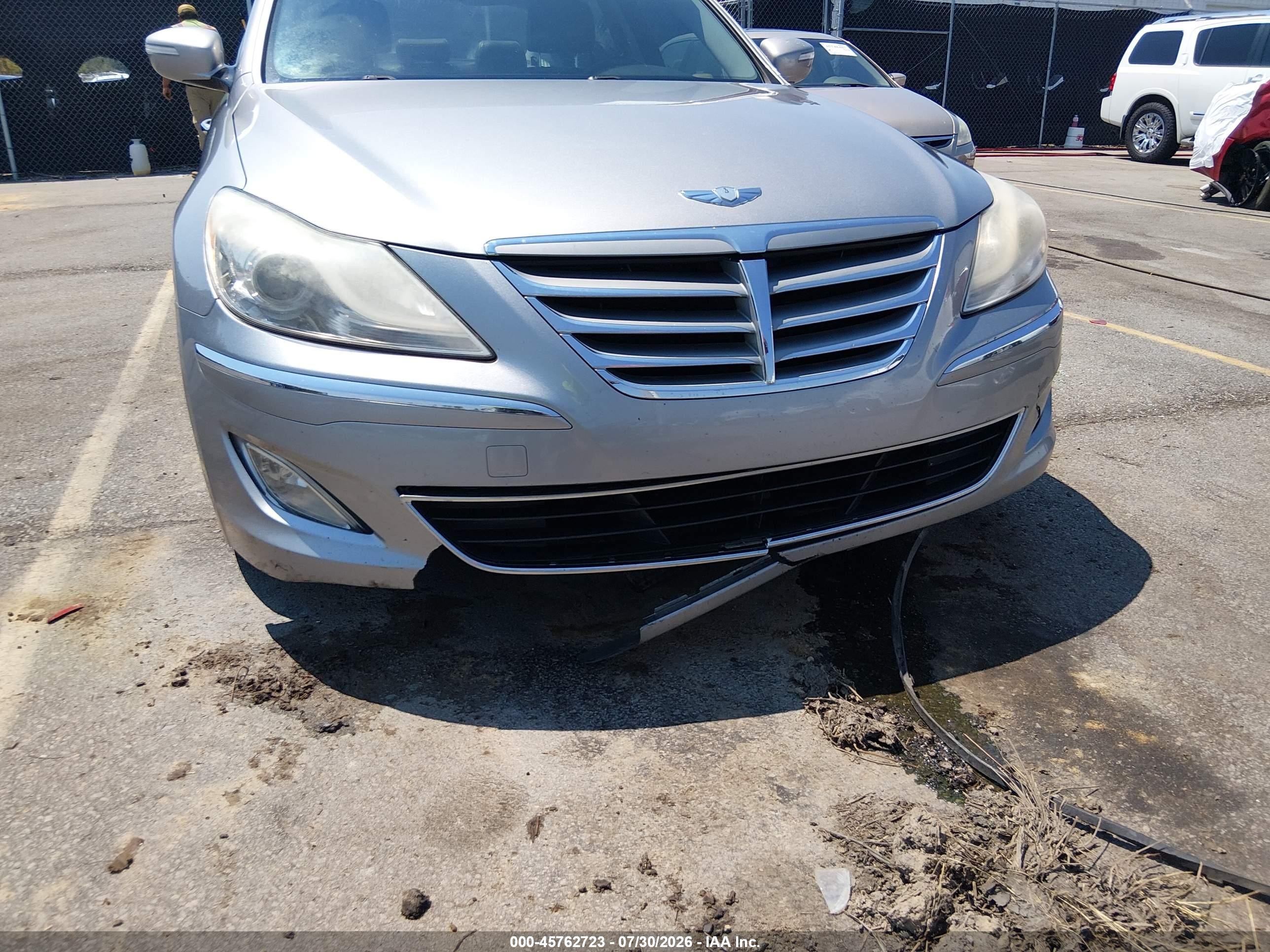 2012 Hyundai Genesis 3.8 Серебряный vin: KMHGC4DD9CU158114