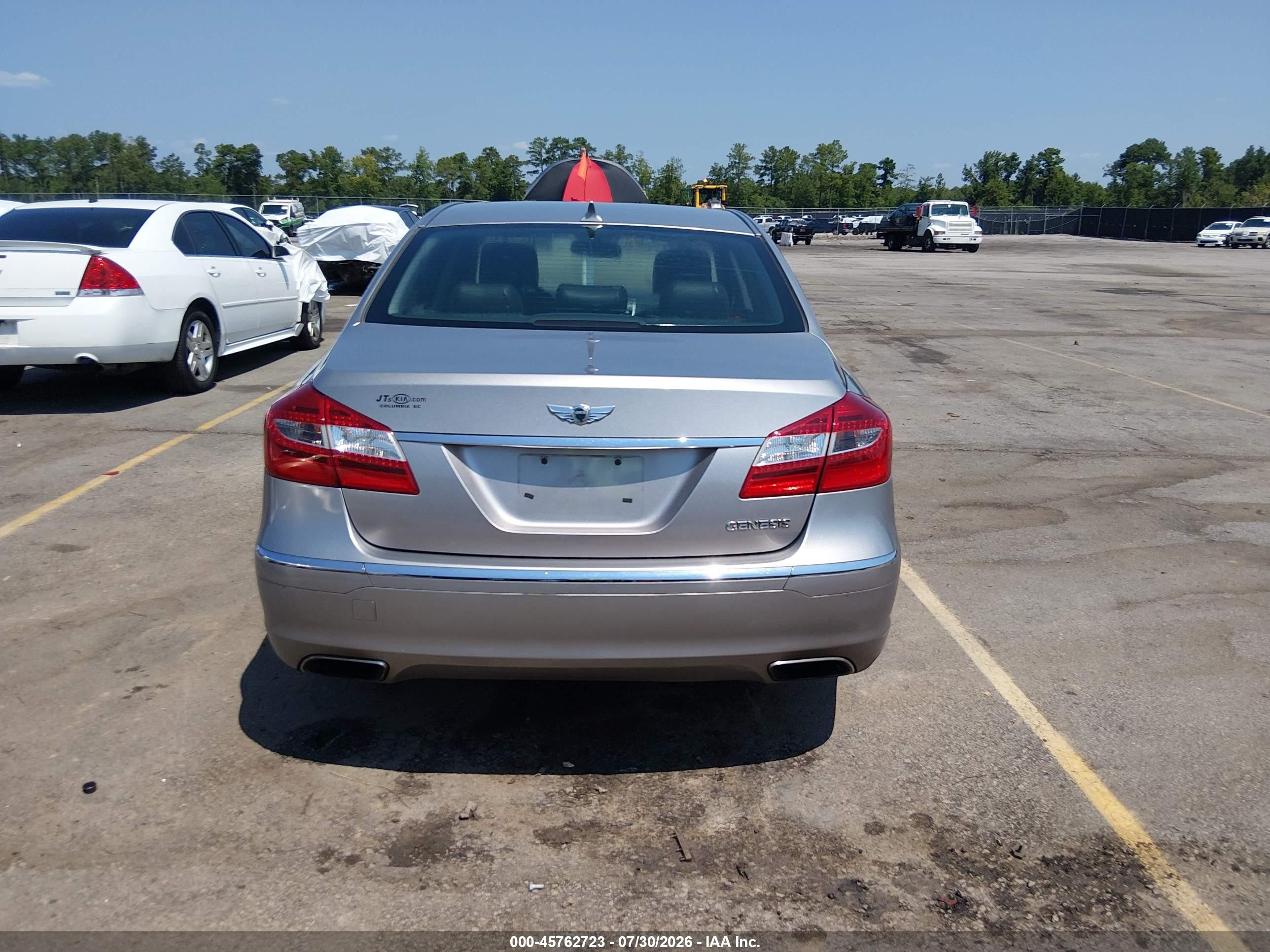 2012 Hyundai Genesis 3.8 Серебряный vin: KMHGC4DD9CU158114